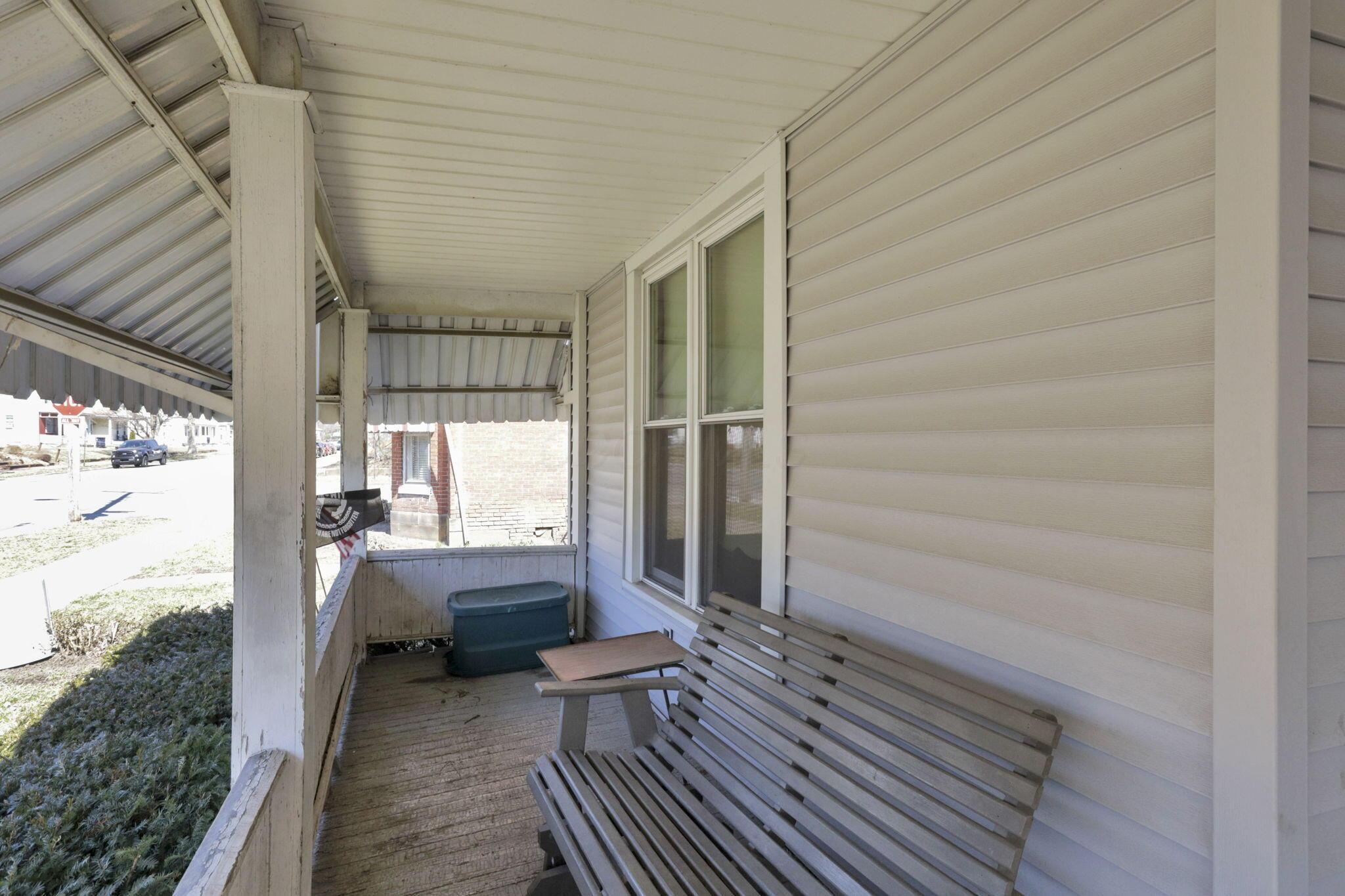304 S Maple Street Property Photo 2