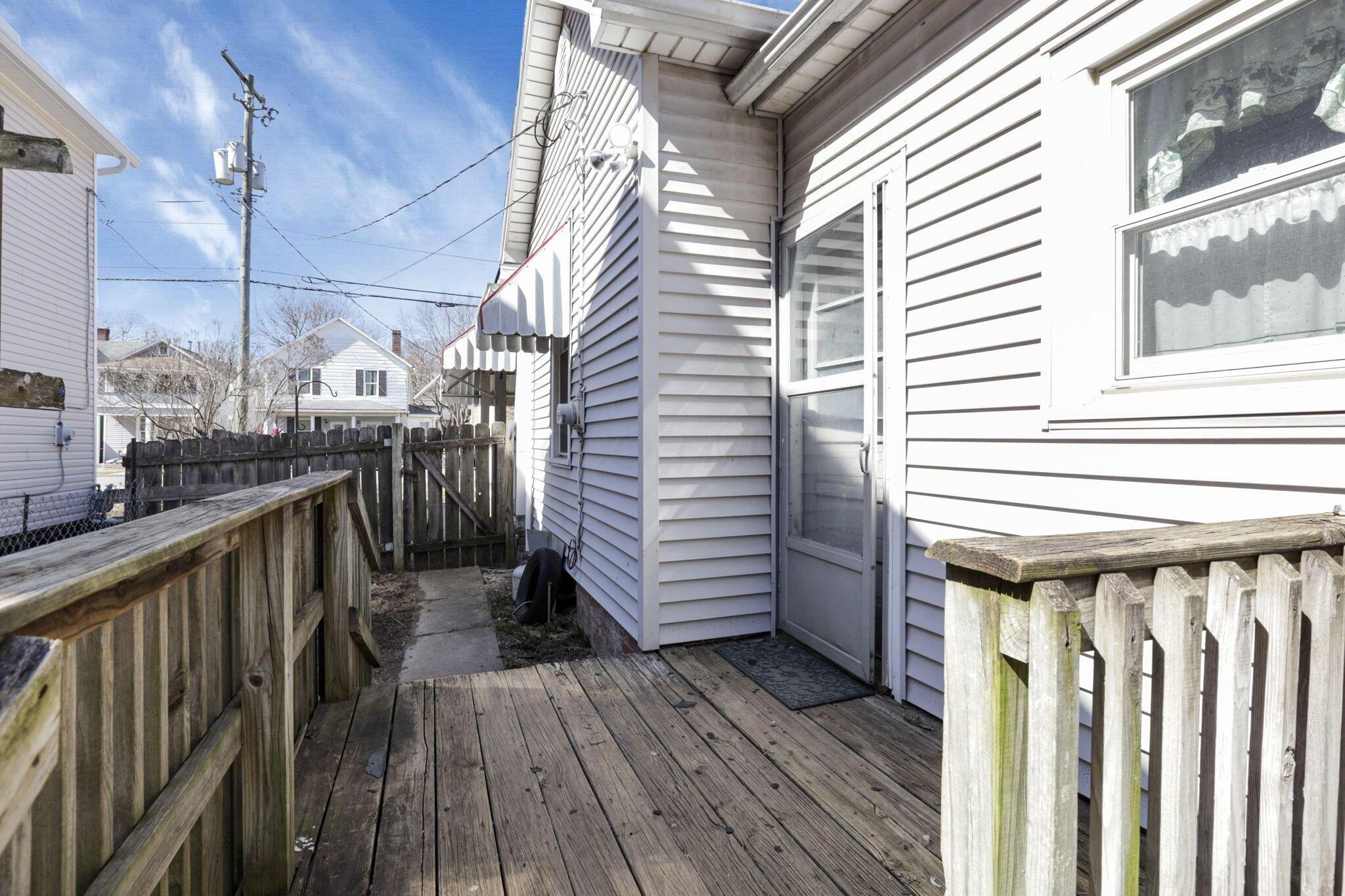 304 S Maple Street Property Photo 32