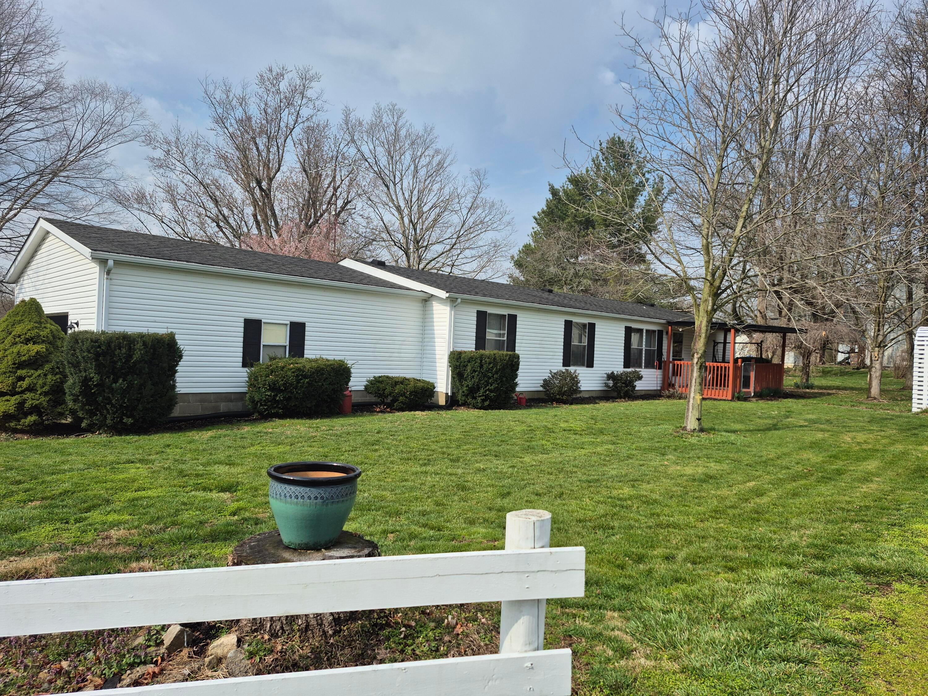 8095 Fall Creek Road Property Photo 1