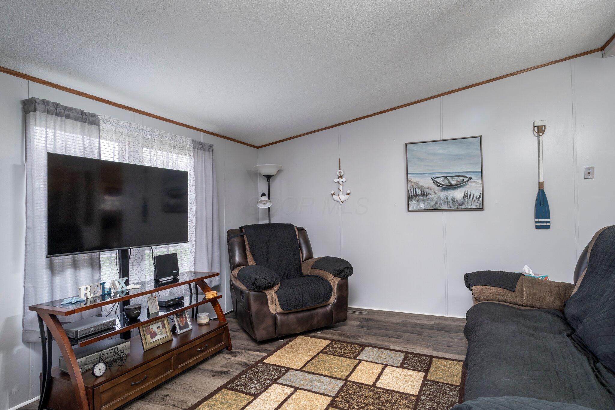 8095 Fall Creek Road Property Photo 5