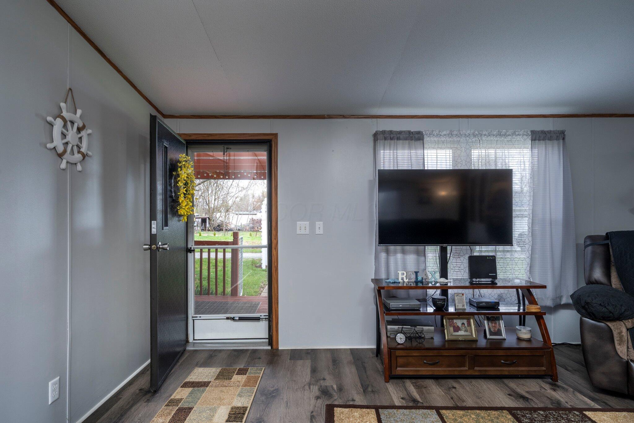8095 Fall Creek Road Property Photo 6