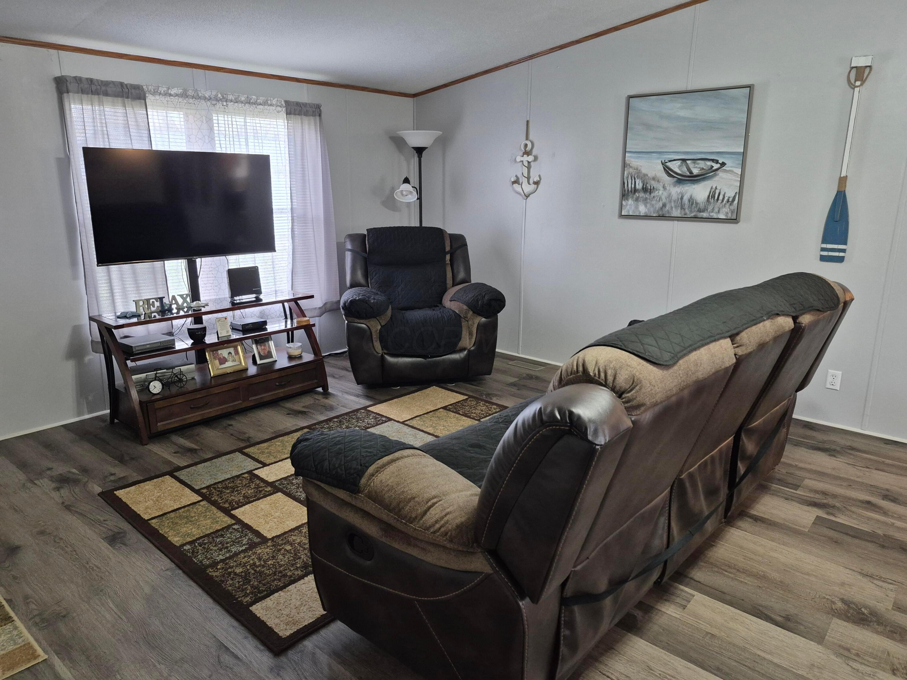 8095 Fall Creek Road Property Photo 7