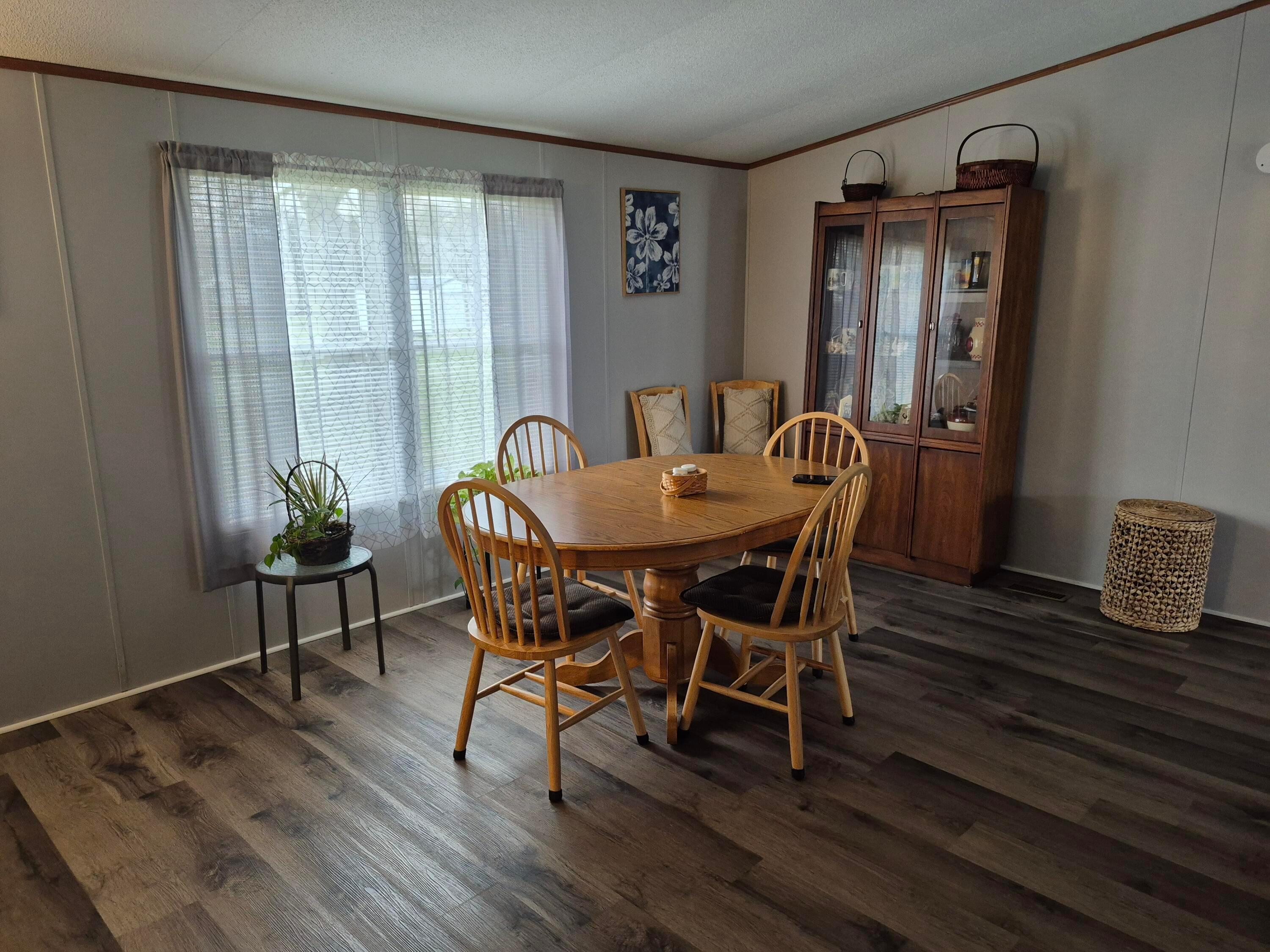 8095 Fall Creek Road Property Photo 11