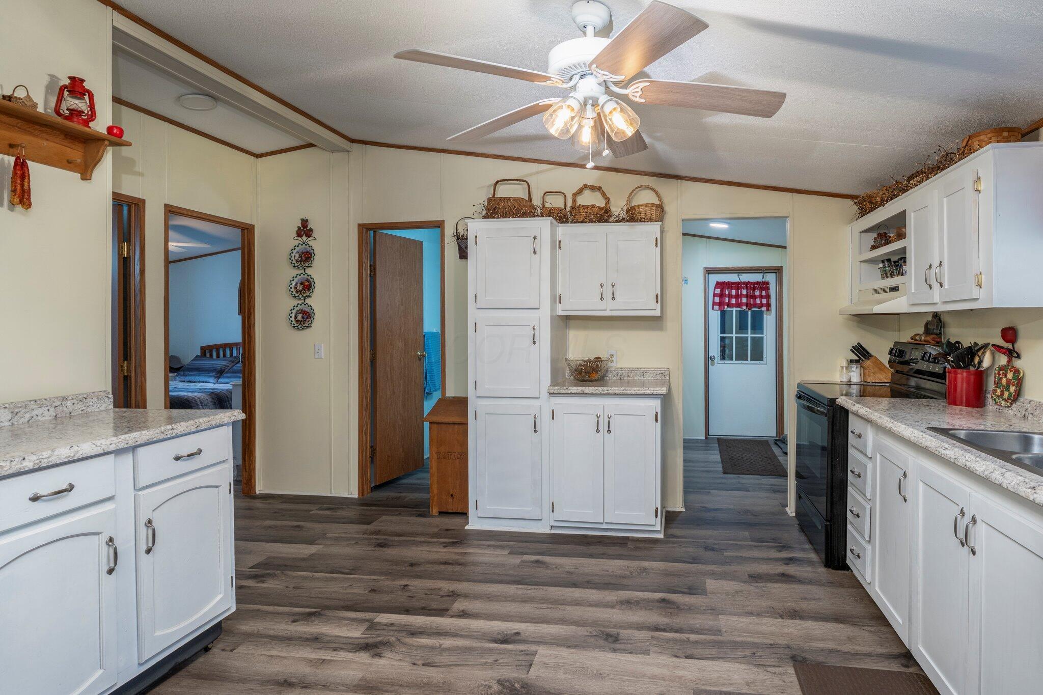 8095 Fall Creek Road Property Photo 14