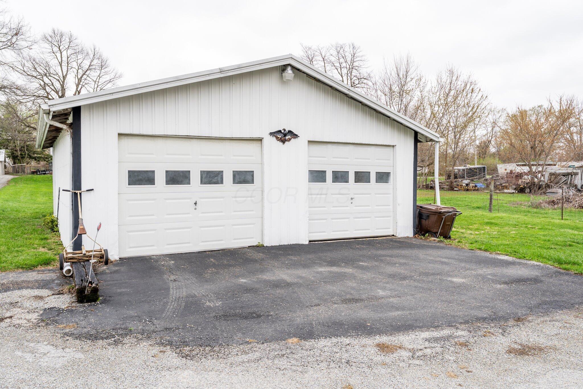 8095 Fall Creek Road Property Photo 34