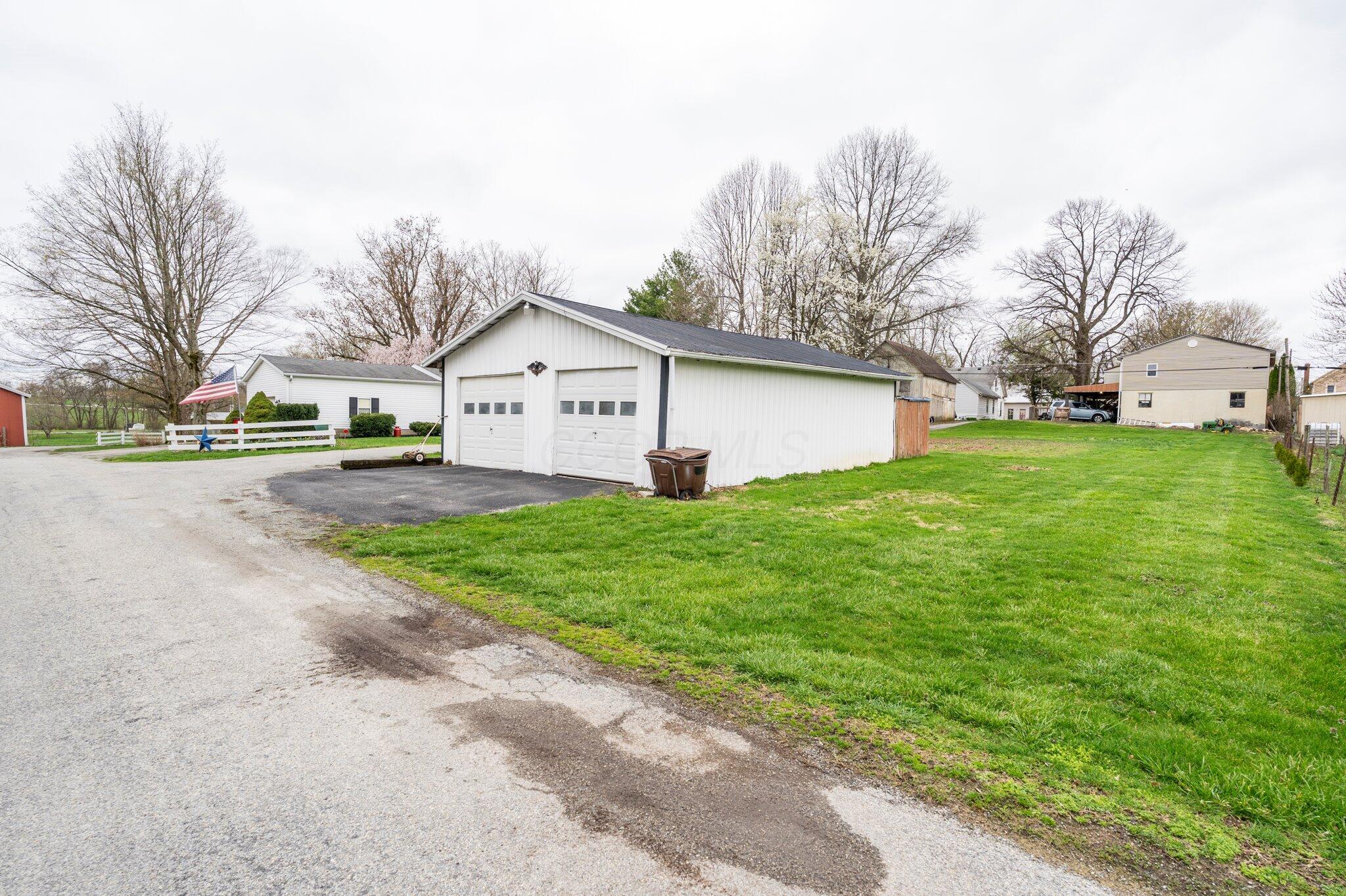 8095 Fall Creek Road Property Photo 35