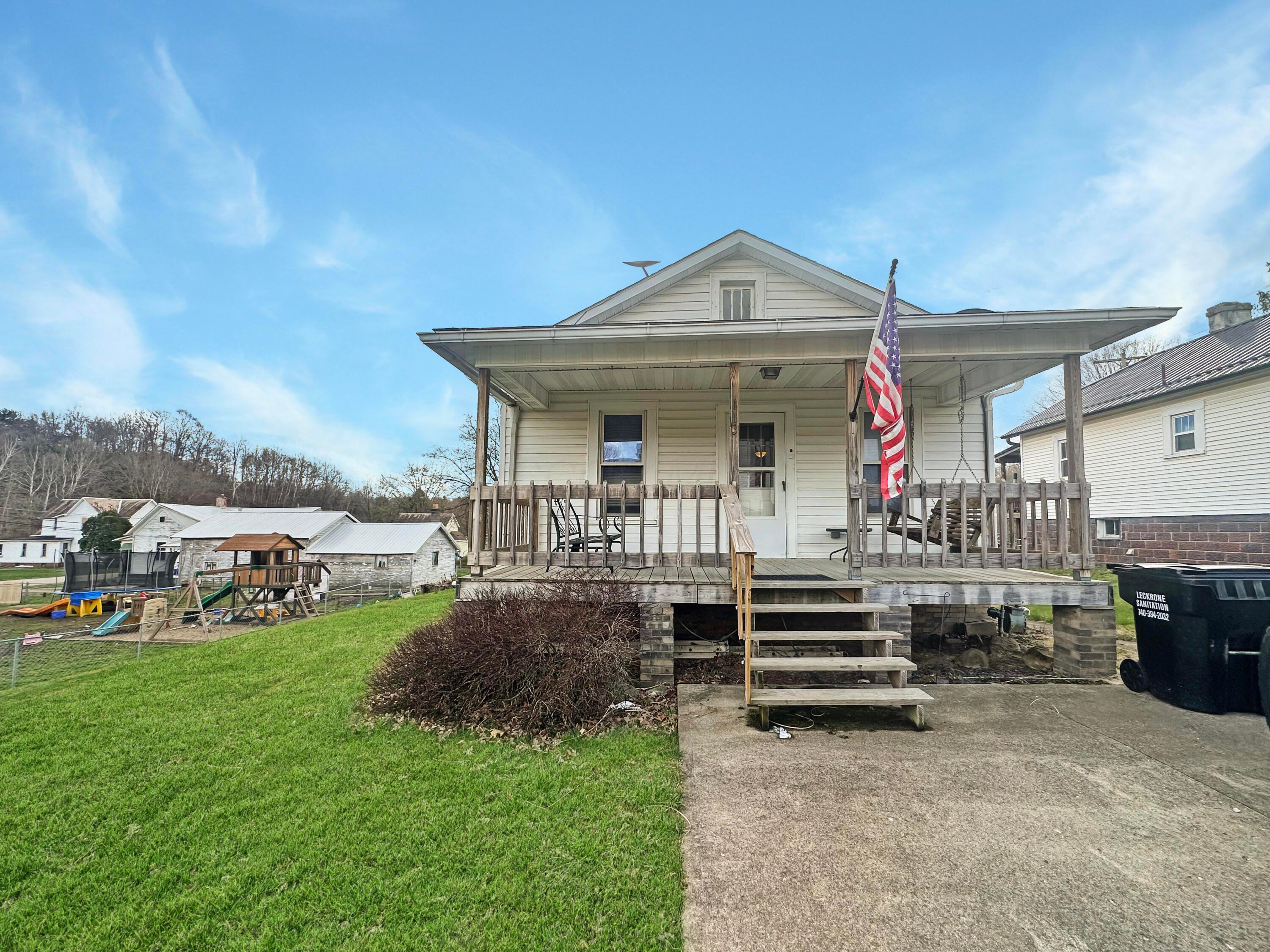 113 Chestnut Street Se Property Photo