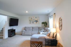 447 Bren Drive Property Photo 8