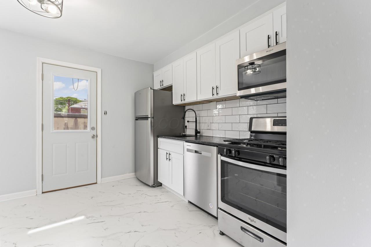 1440 Elmwood Avenue, B Property Photo 7