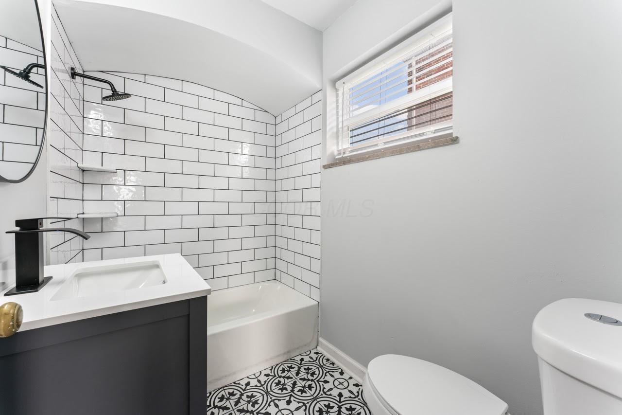1440 Elmwood Avenue, B Property Photo 16