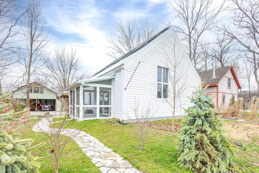 260 King Street Property Photo