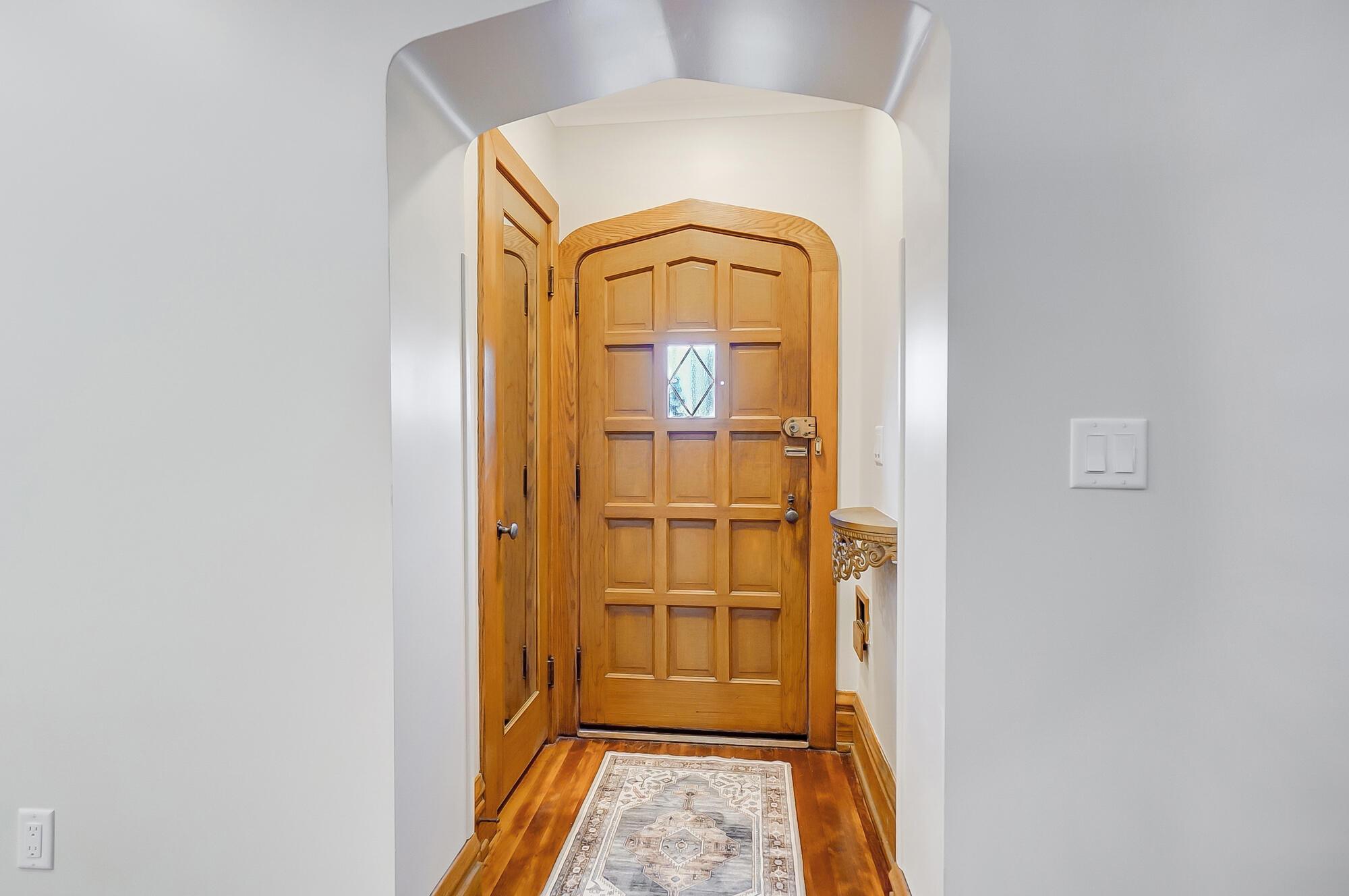 1021 E Livingston Avenue Property Photo 6