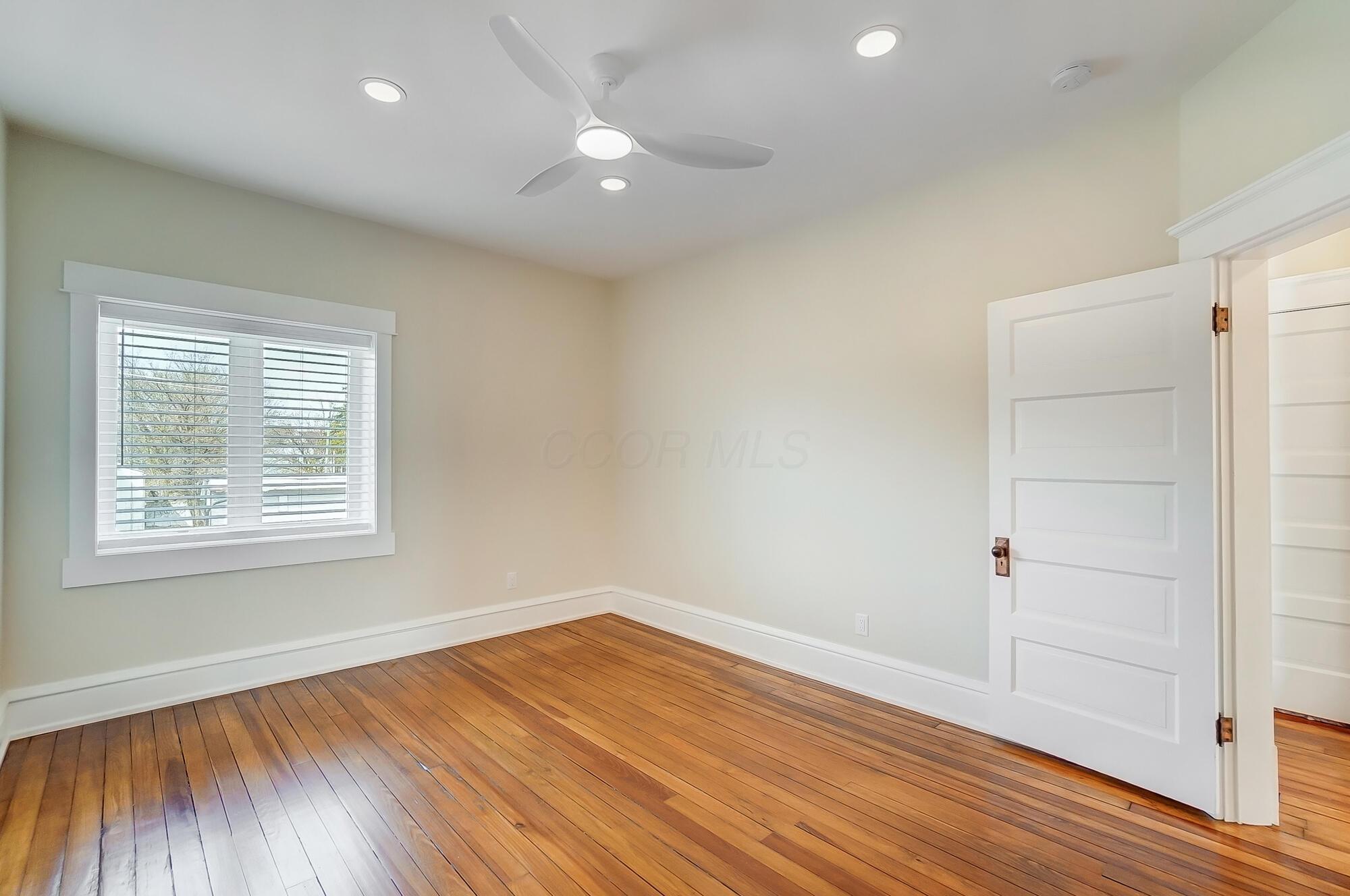 1021 E Livingston Avenue Property Photo 30