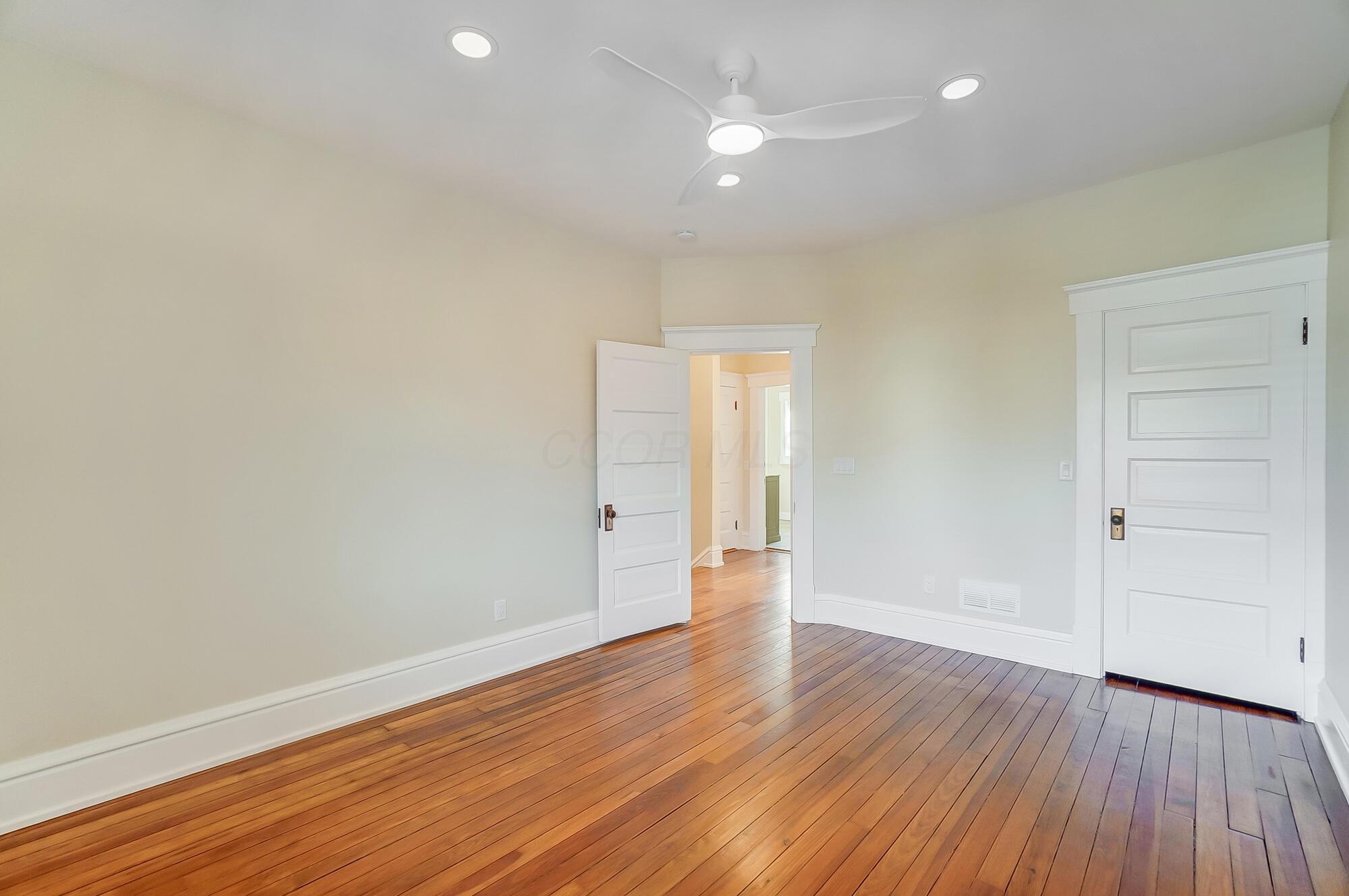 1021 E Livingston Avenue Property Photo 31