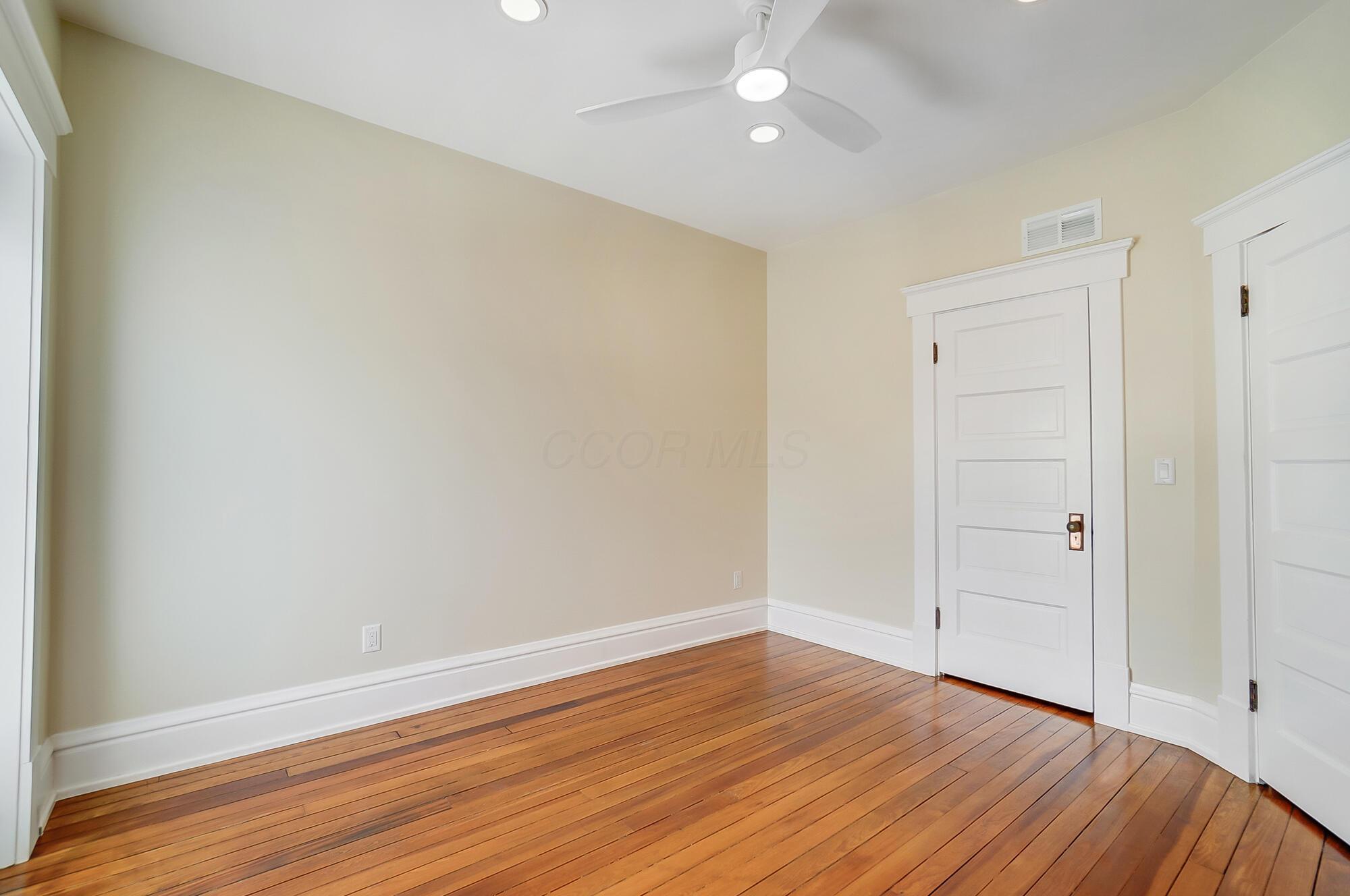 1021 E Livingston Avenue Property Photo 40