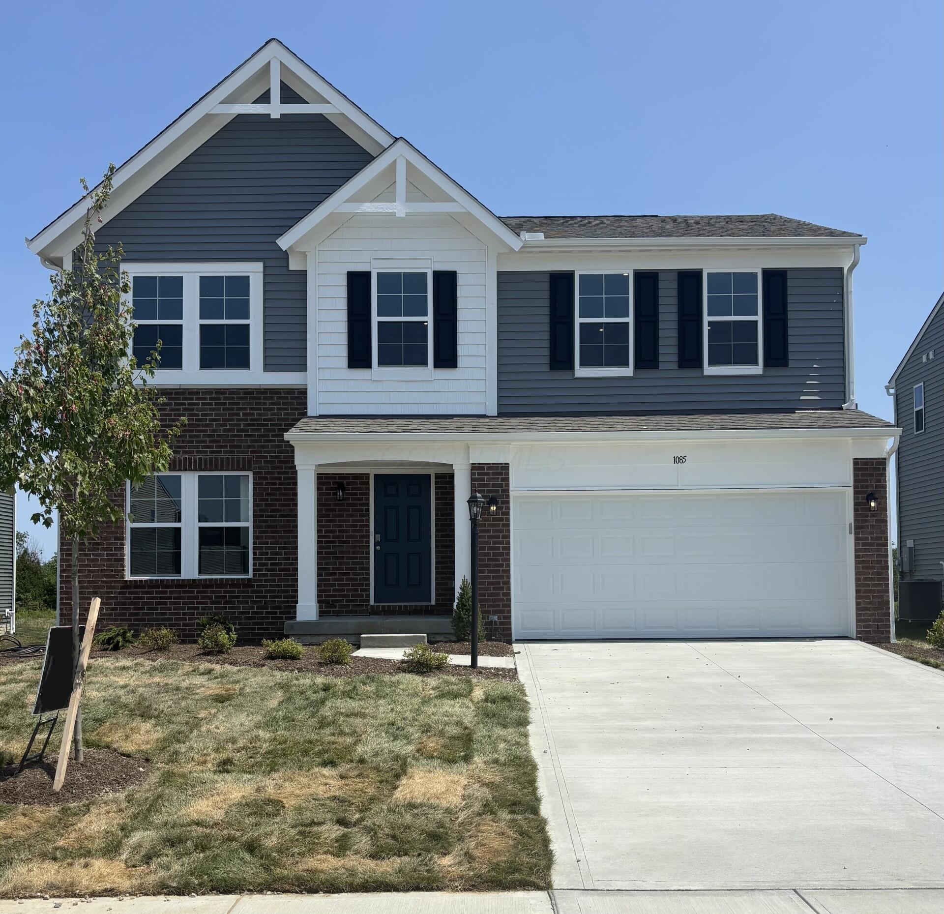 1085 Greenfield Drive Property Photo 1