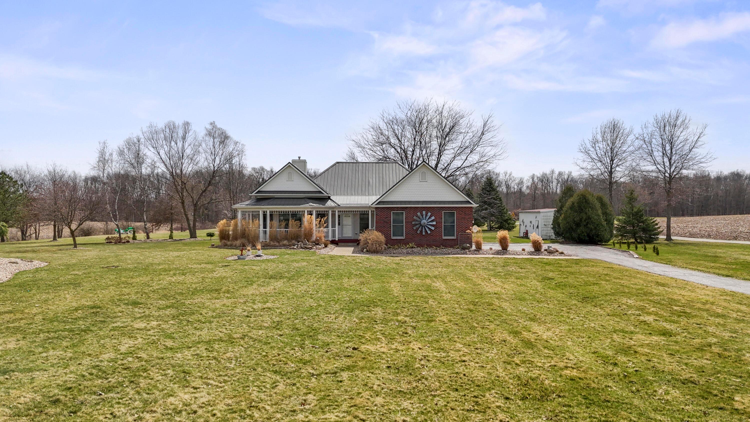 1645 Plymouth East Road Property Photo 2