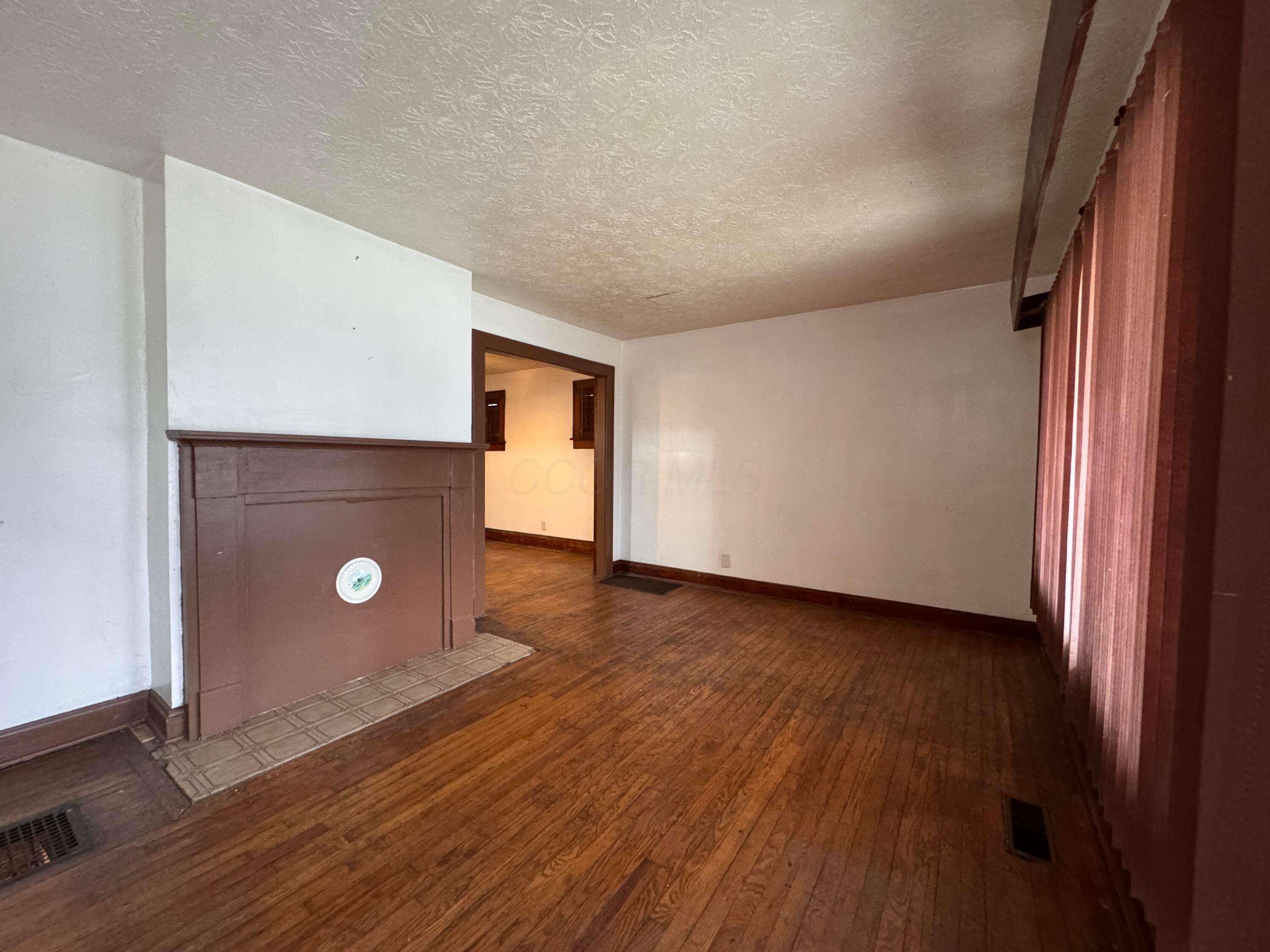 1484 Aberdeen Avenue Property Photo 2