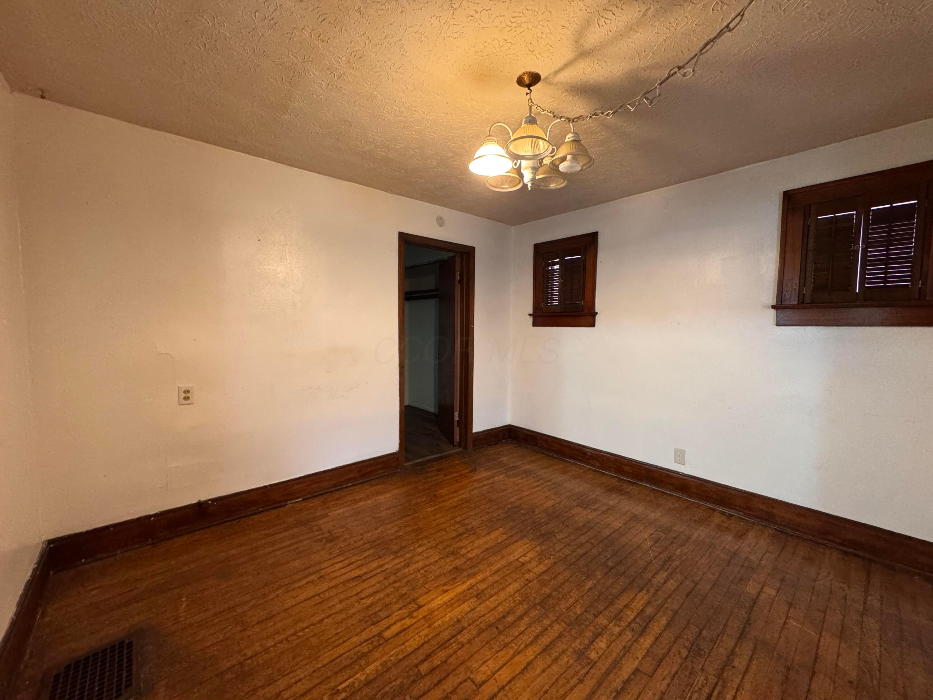 1484 Aberdeen Avenue Property Photo 5