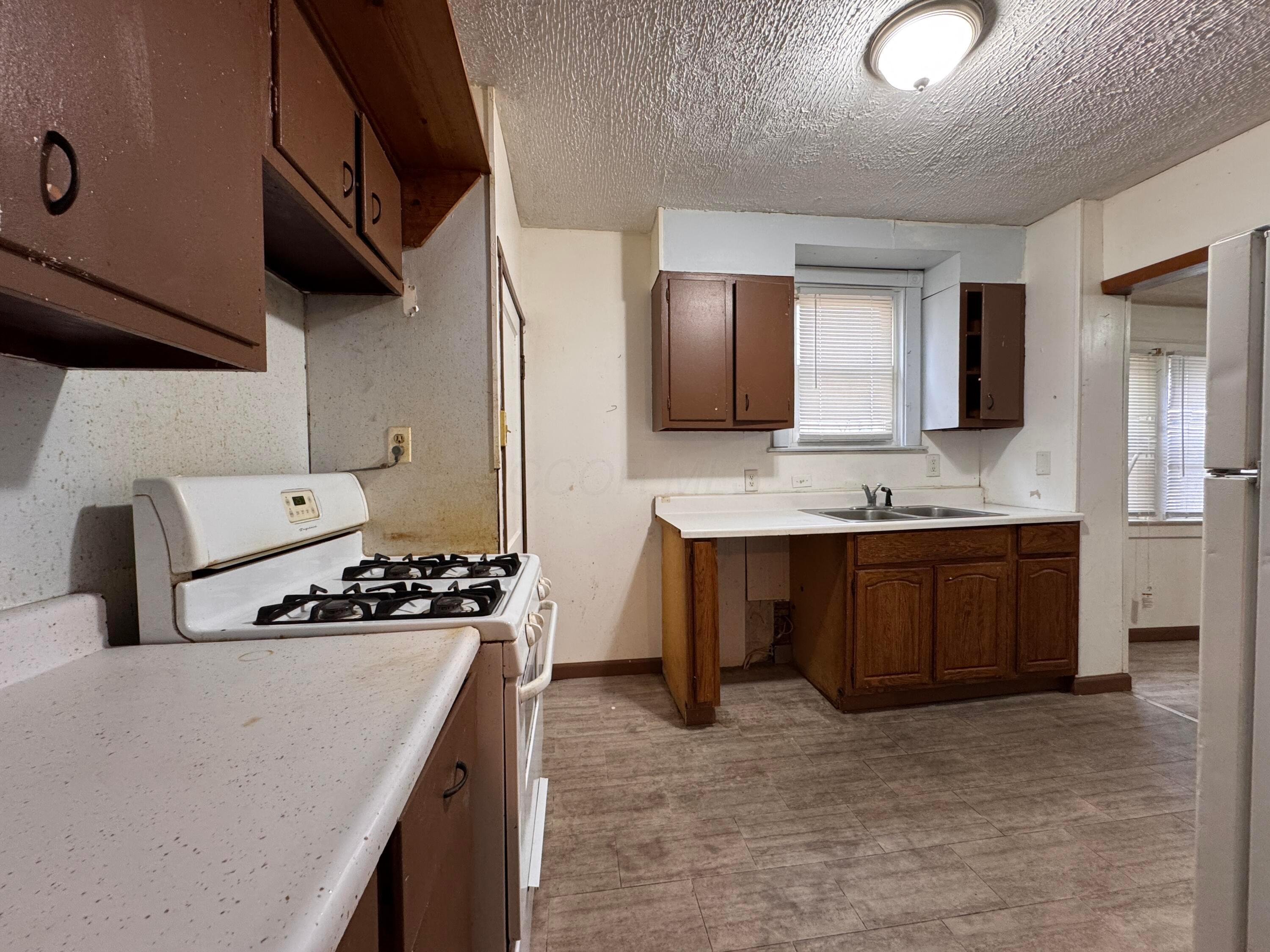 1484 Aberdeen Avenue Property Photo 6