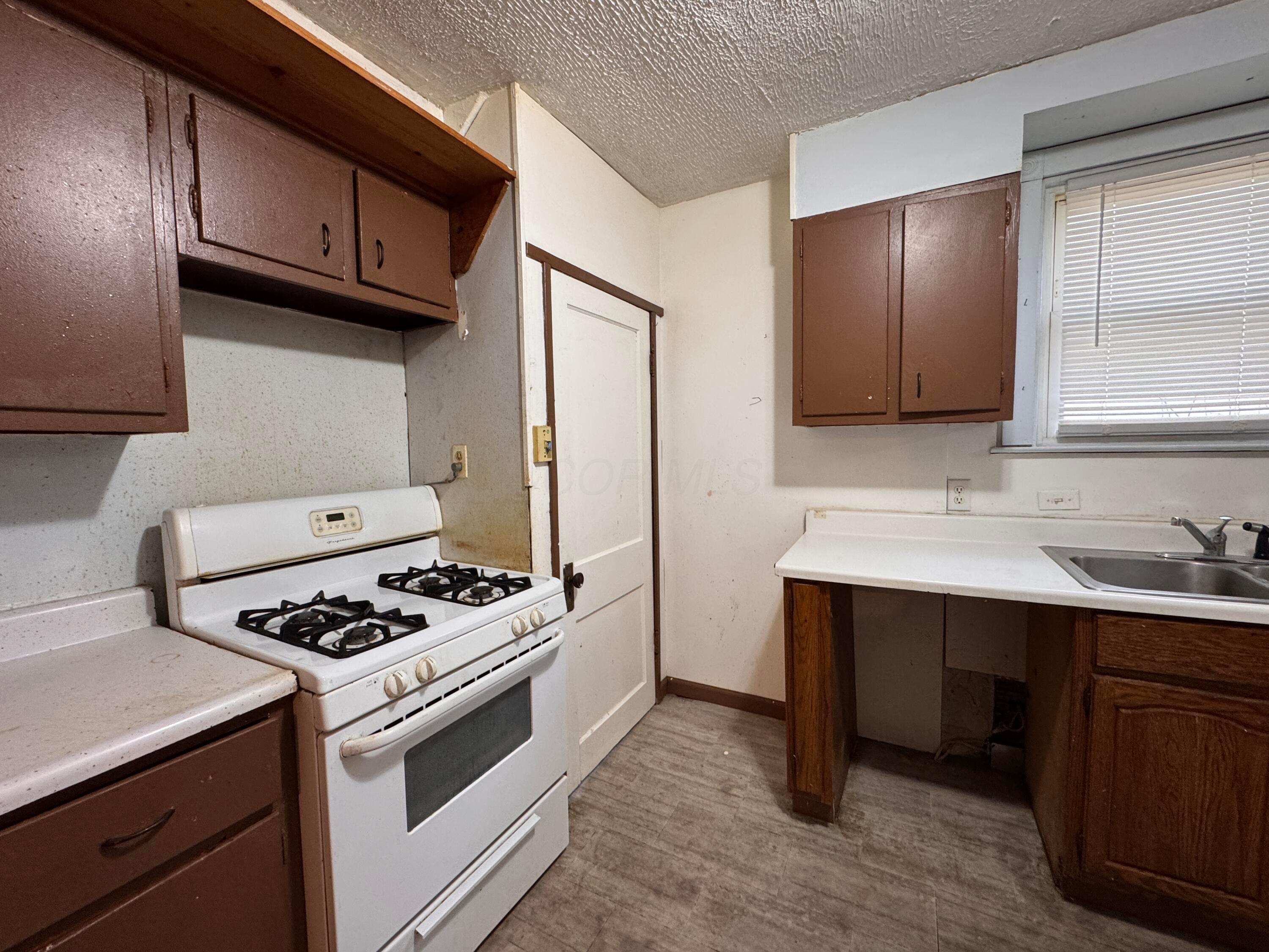 1484 Aberdeen Avenue Property Photo 7