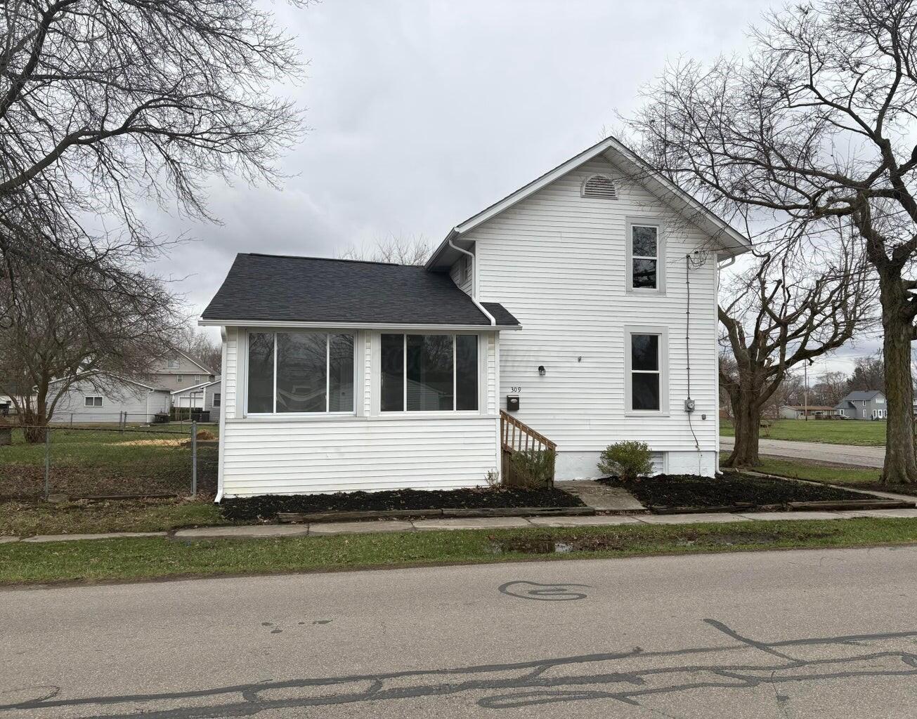 309 E Mark Street Property Photo 1