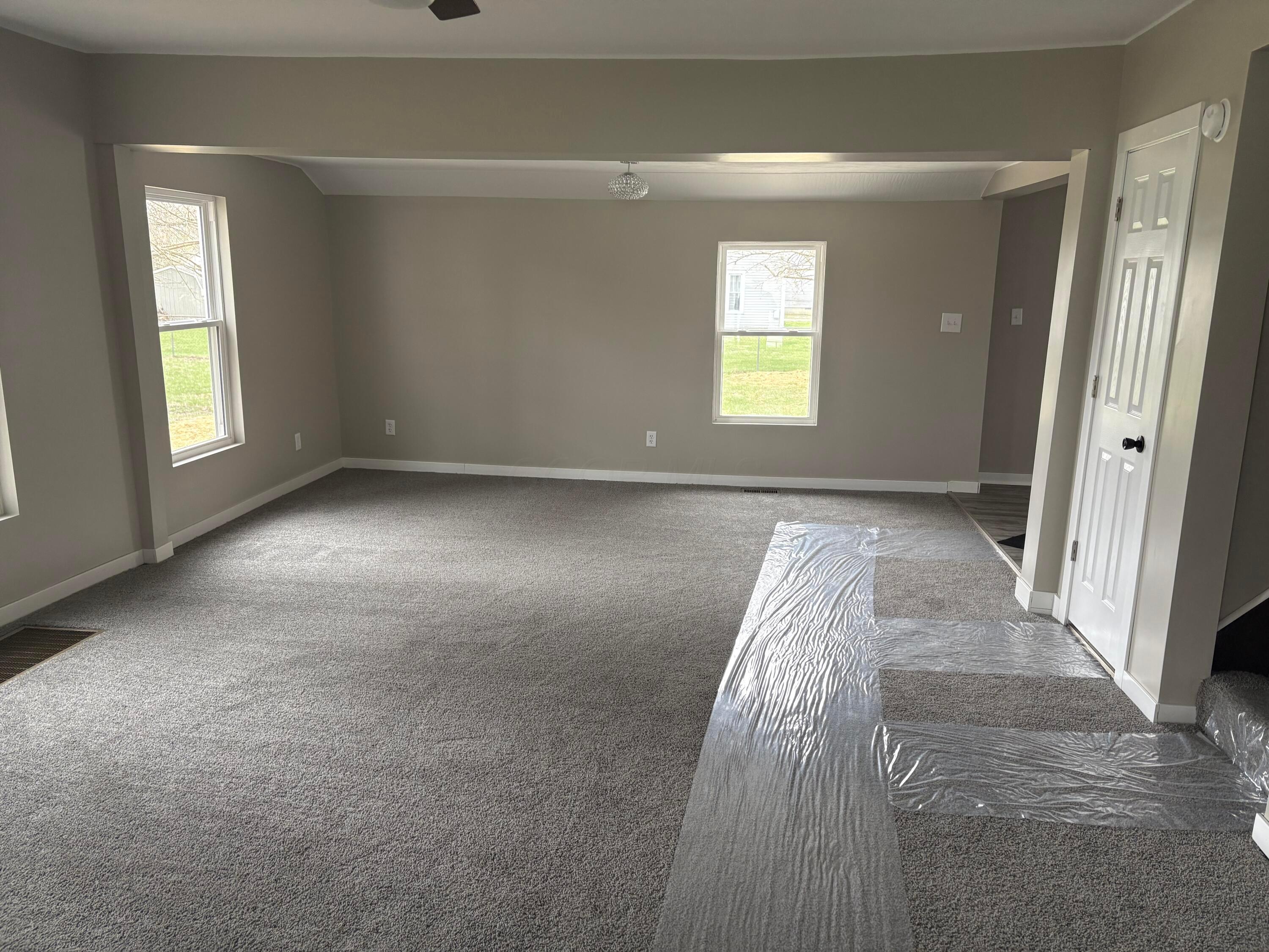 309 E Mark Street Property Photo 12