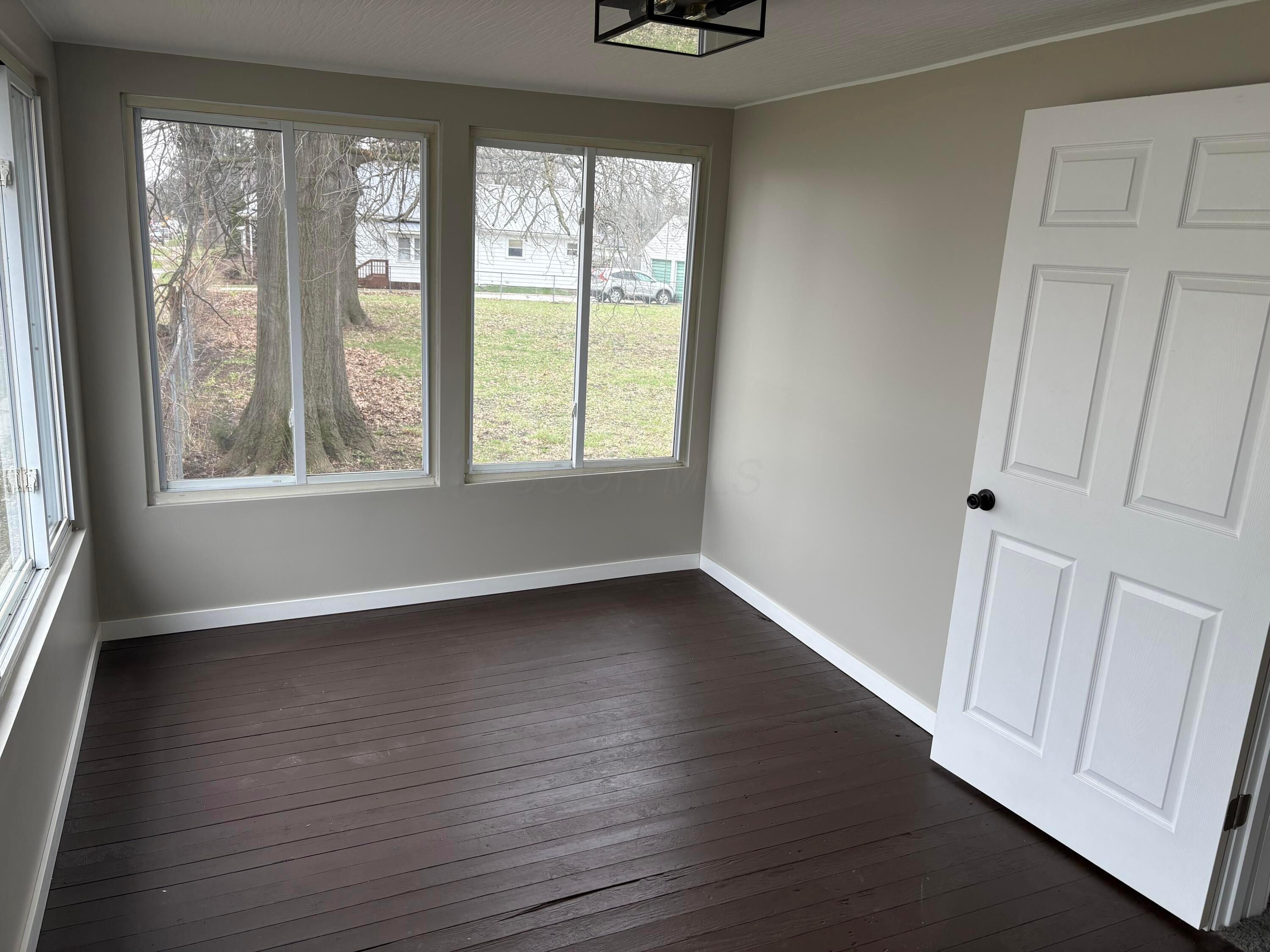 309 E Mark Street Property Photo 14