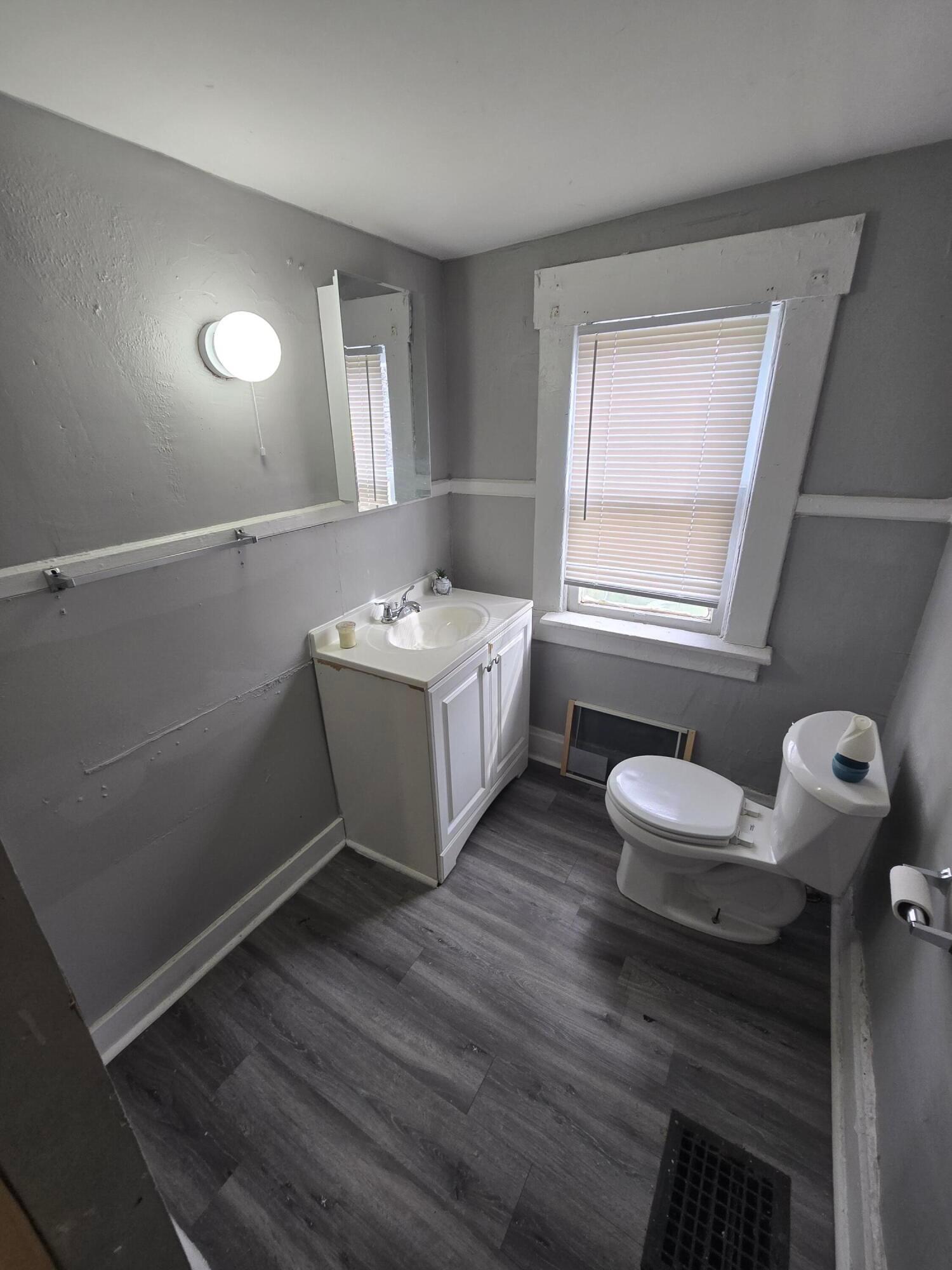 148-150 Midland Avenue Property Photo 18