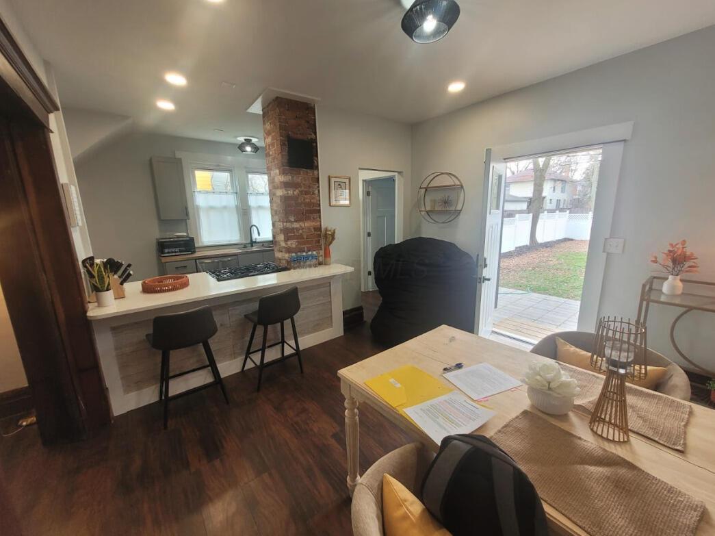 41 S Ogden Avenue Property Photo 4