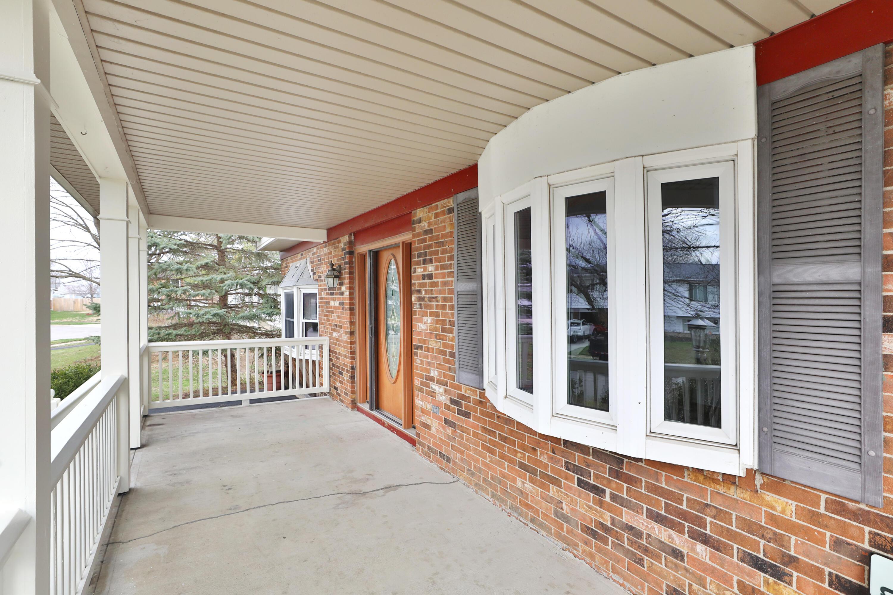 1360 Vauxhall Place Property Photo 4
