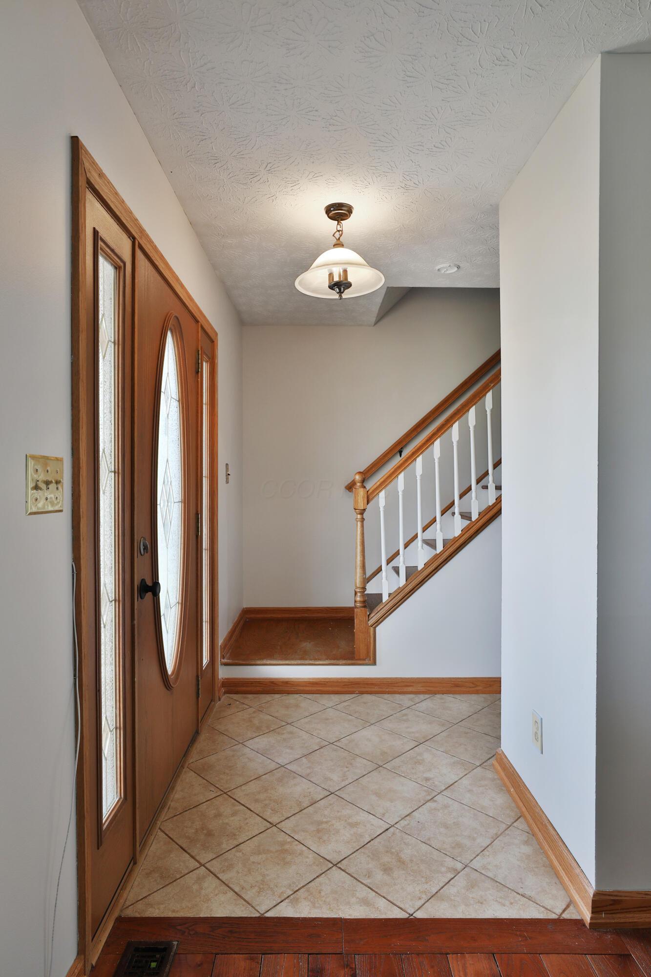 1360 Vauxhall Place Property Photo 6