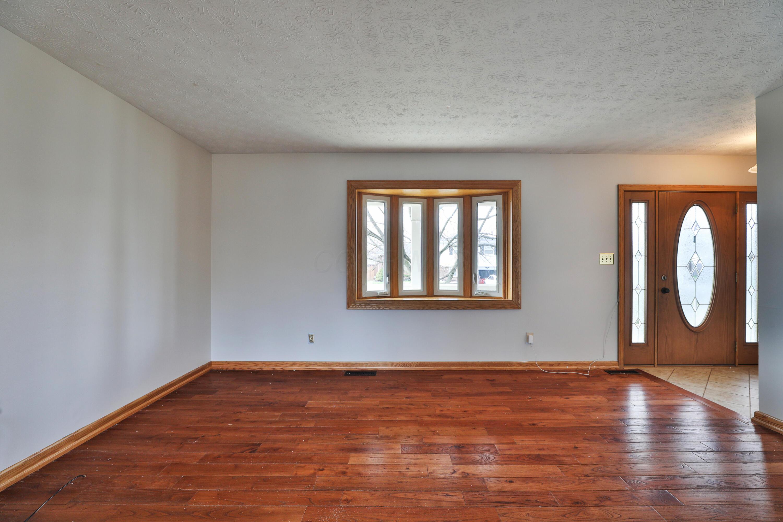1360 Vauxhall Place Property Photo 9