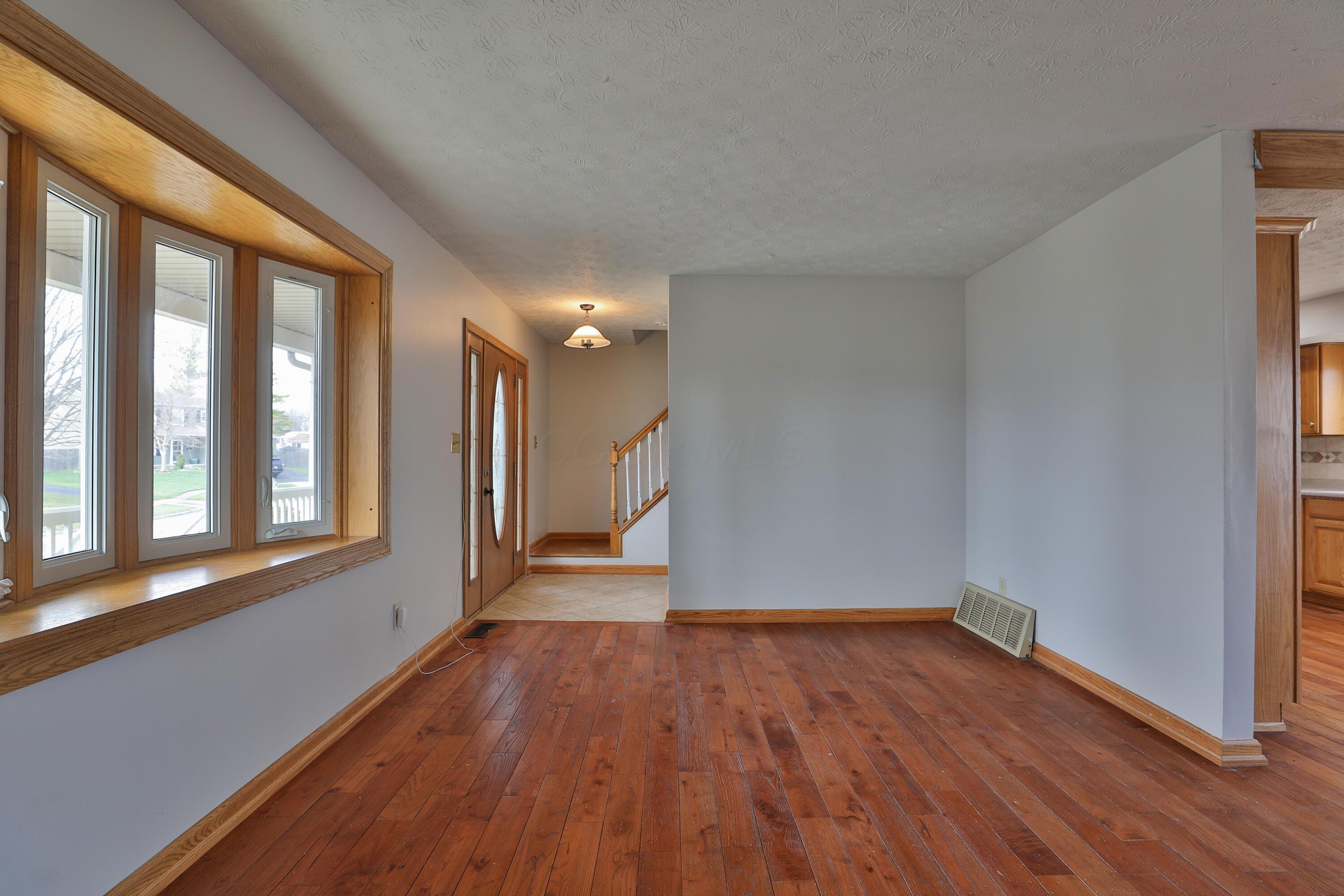 1360 Vauxhall Place Property Photo 11