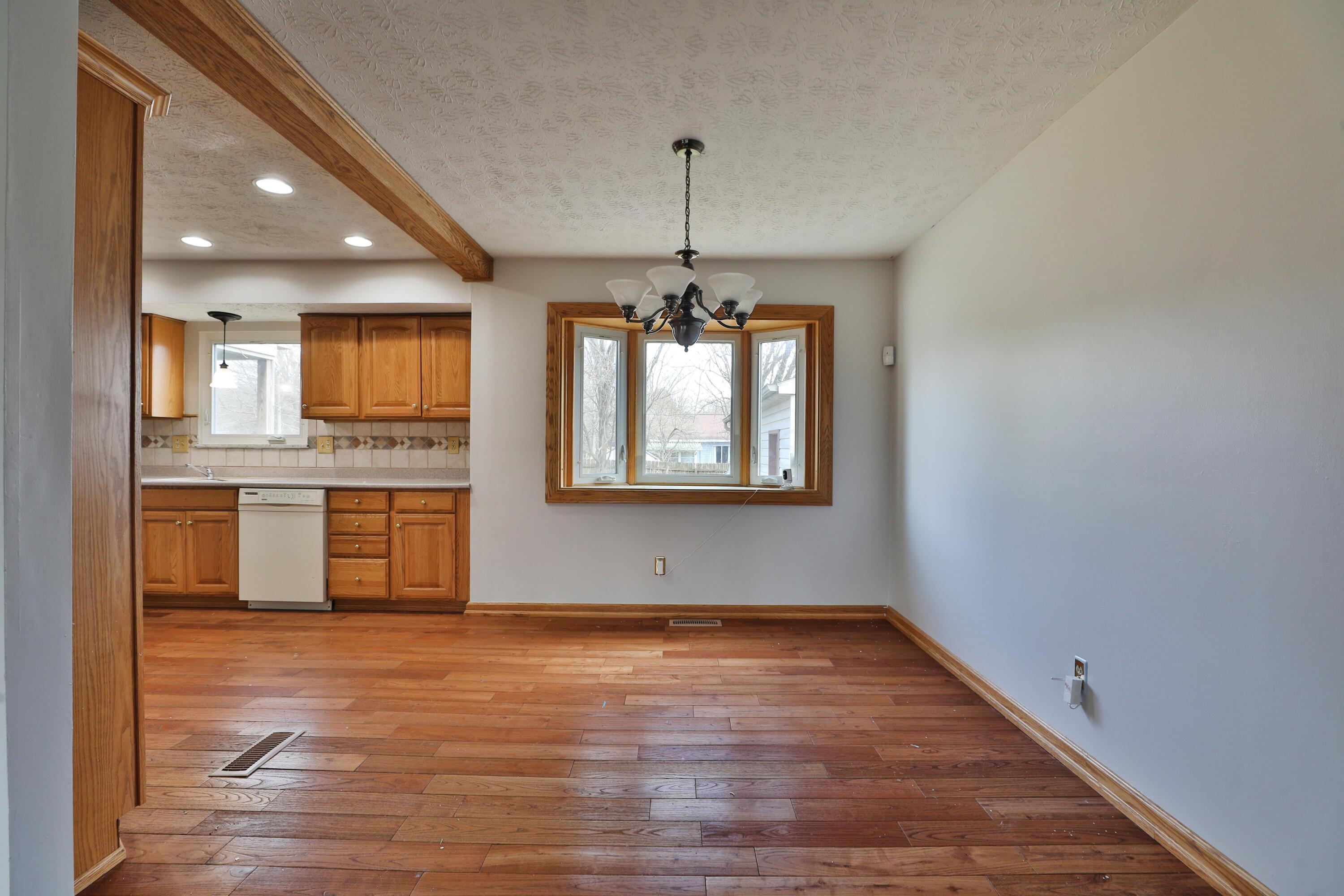 1360 Vauxhall Place Property Photo 13