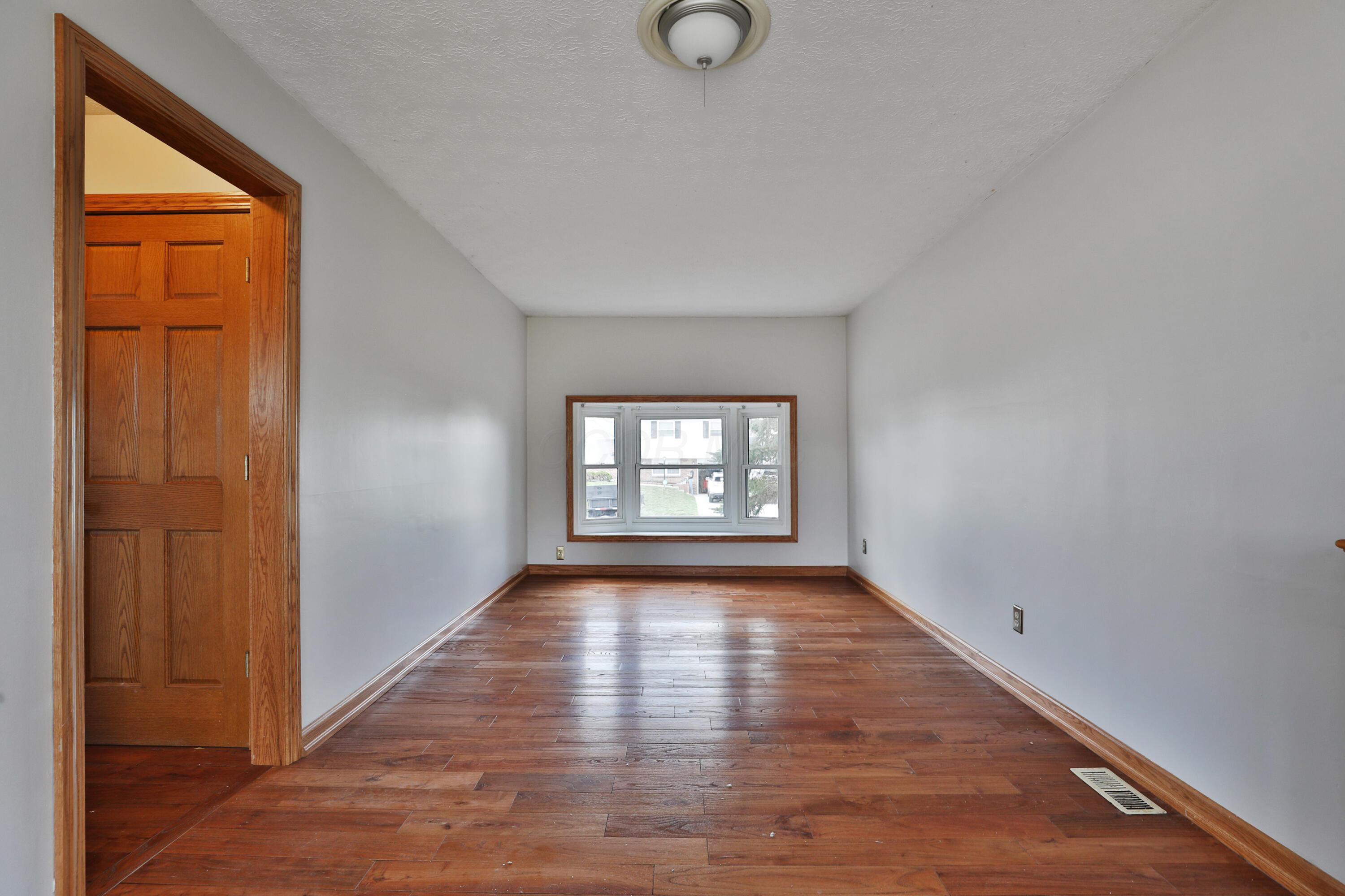 1360 Vauxhall Place Property Photo 23