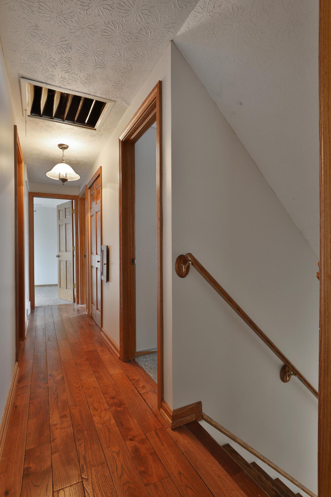 1360 Vauxhall Place Property Photo 24