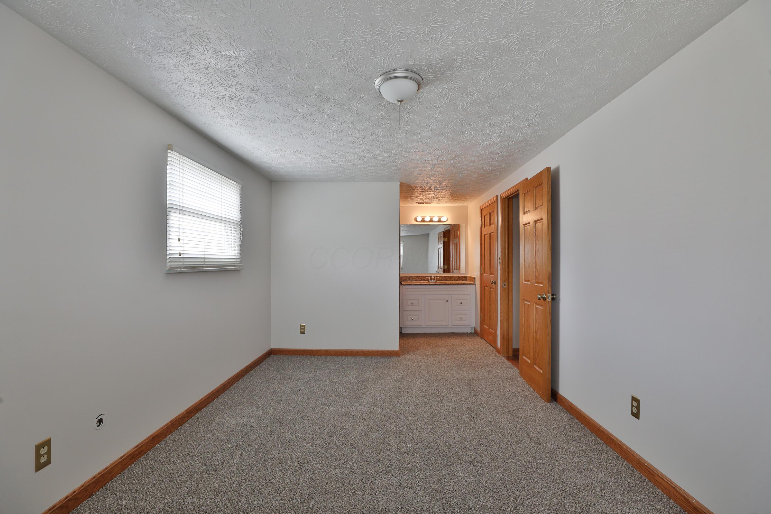 1360 Vauxhall Place Property Photo 34