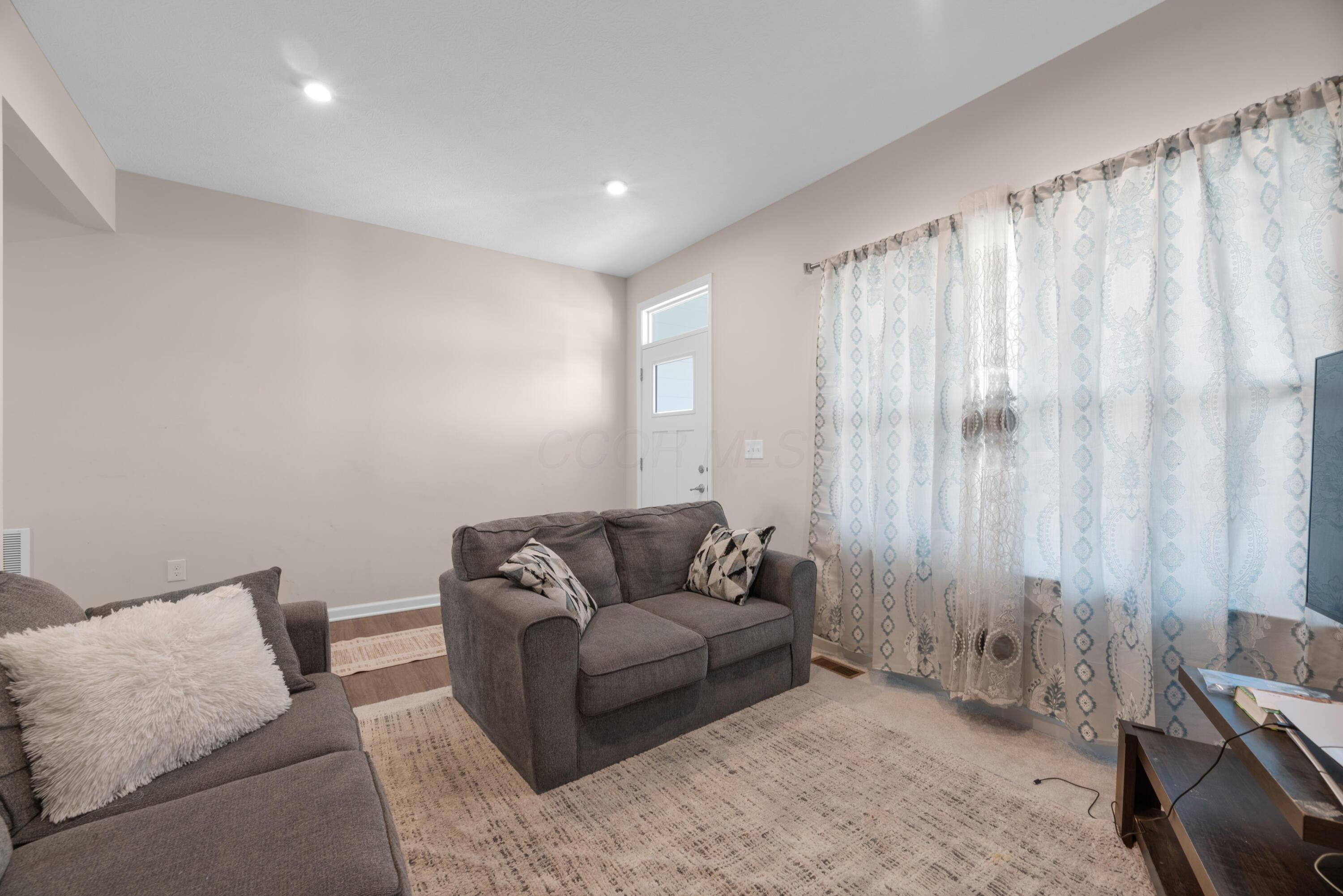 12222 Taylors Way Property Photo 4