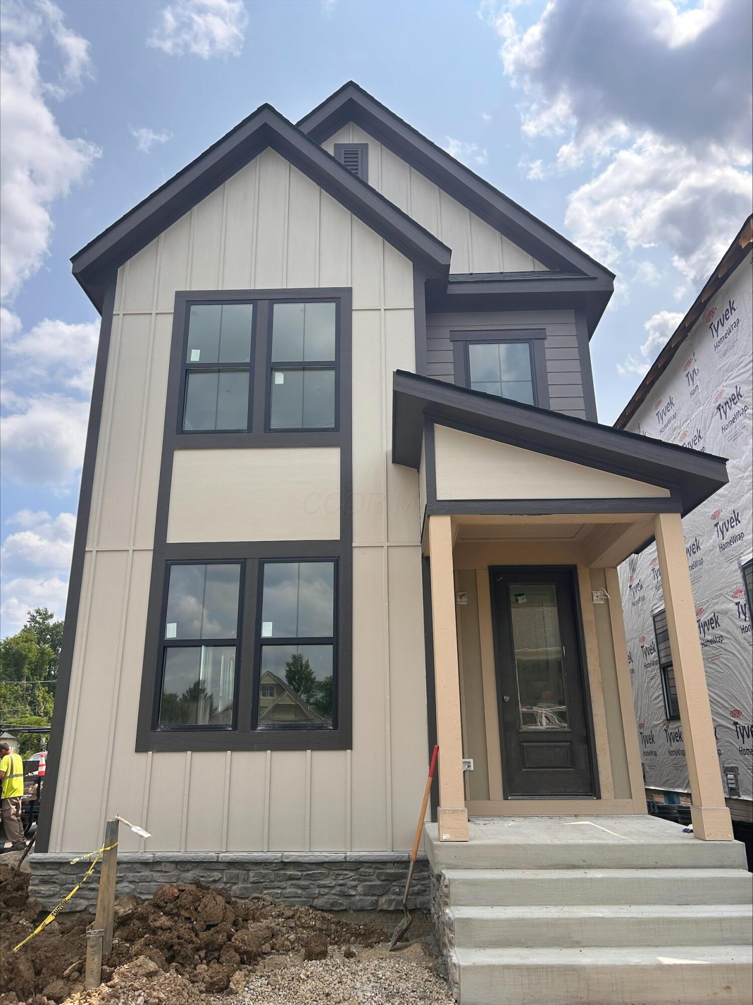 106 Encore Park Property Photo 1