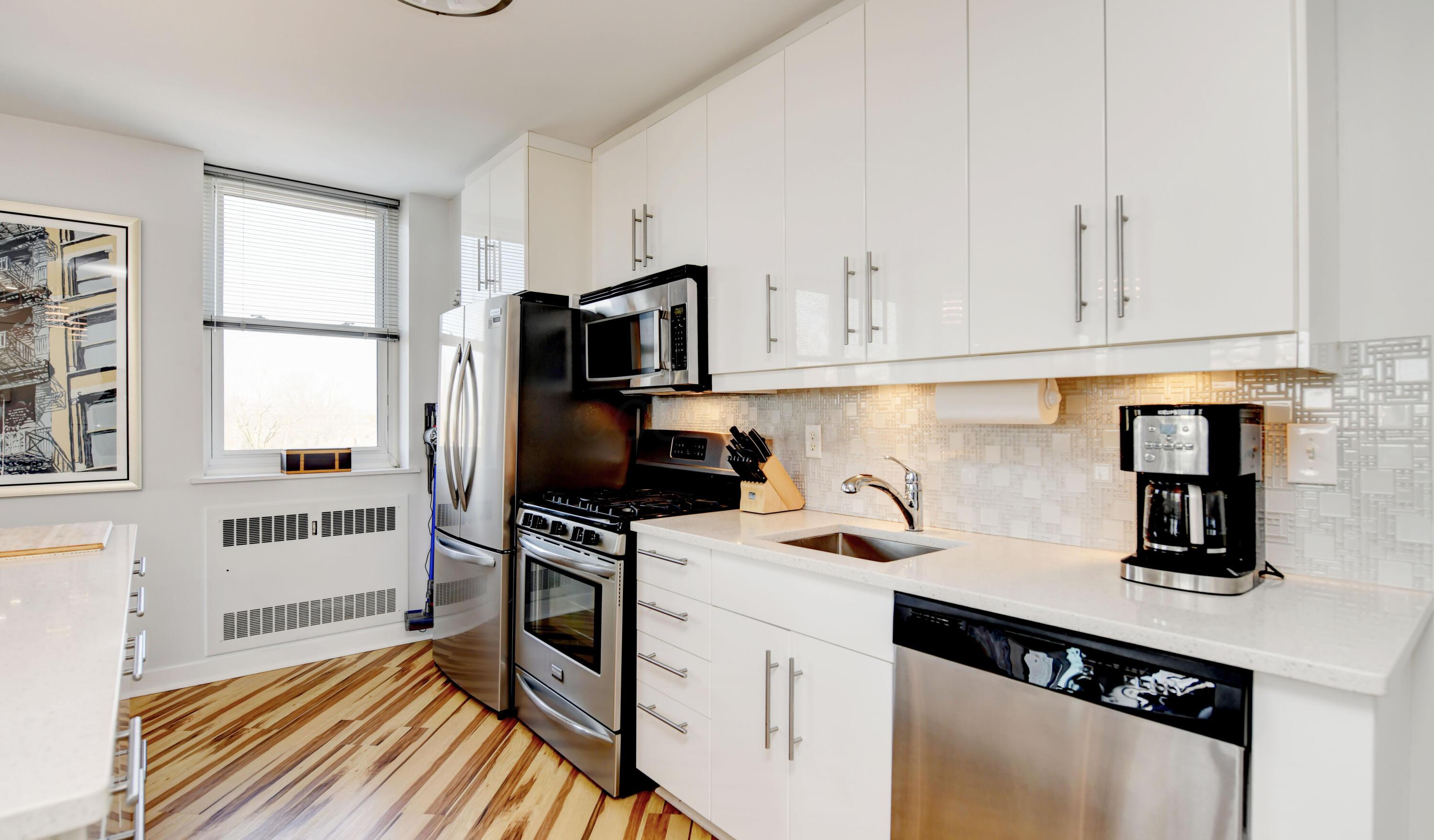 1620 E Broad Street, 608 Property Photo 13