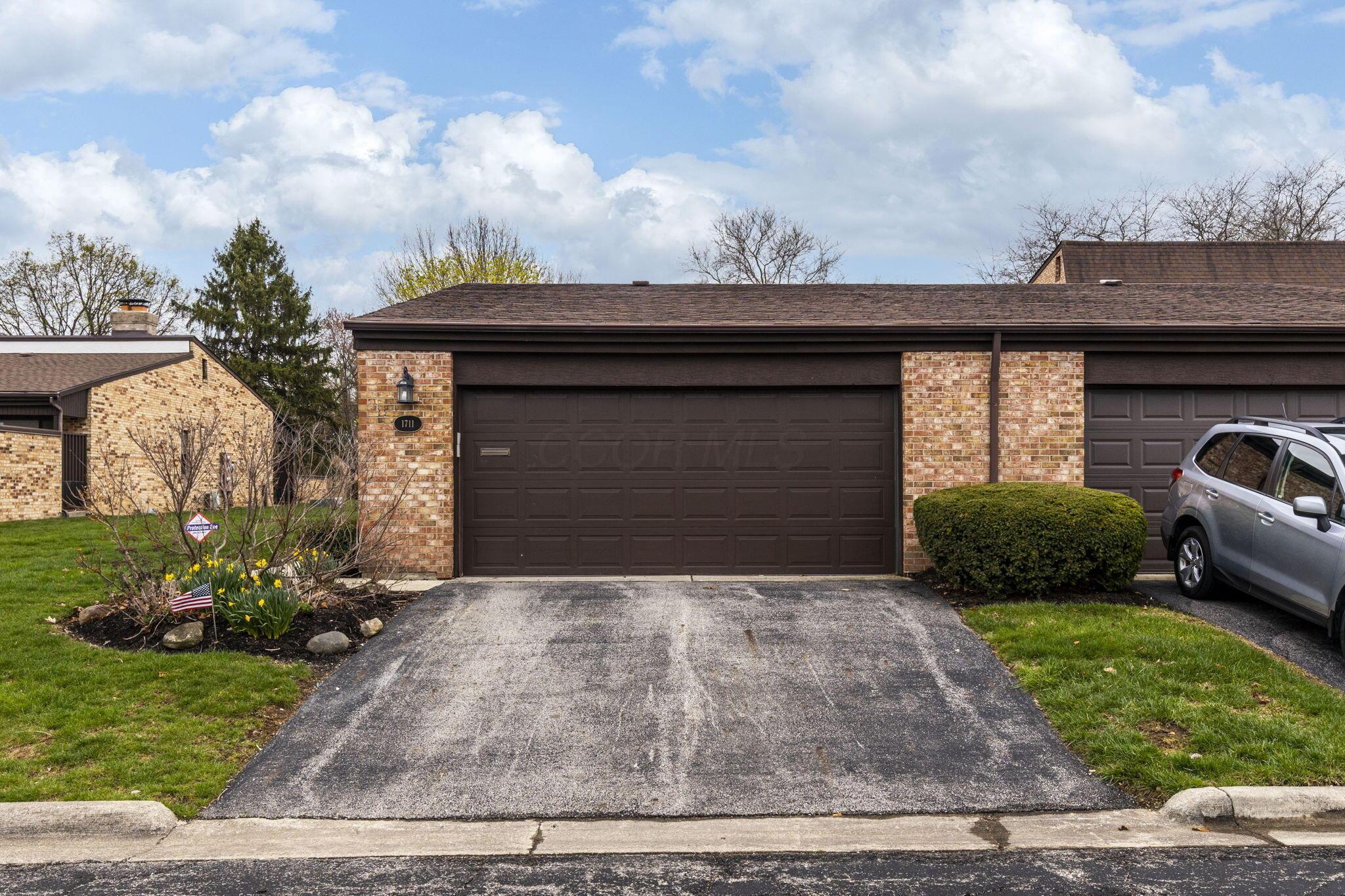 Arlingate Condominiums Real Estate Listings Main Image