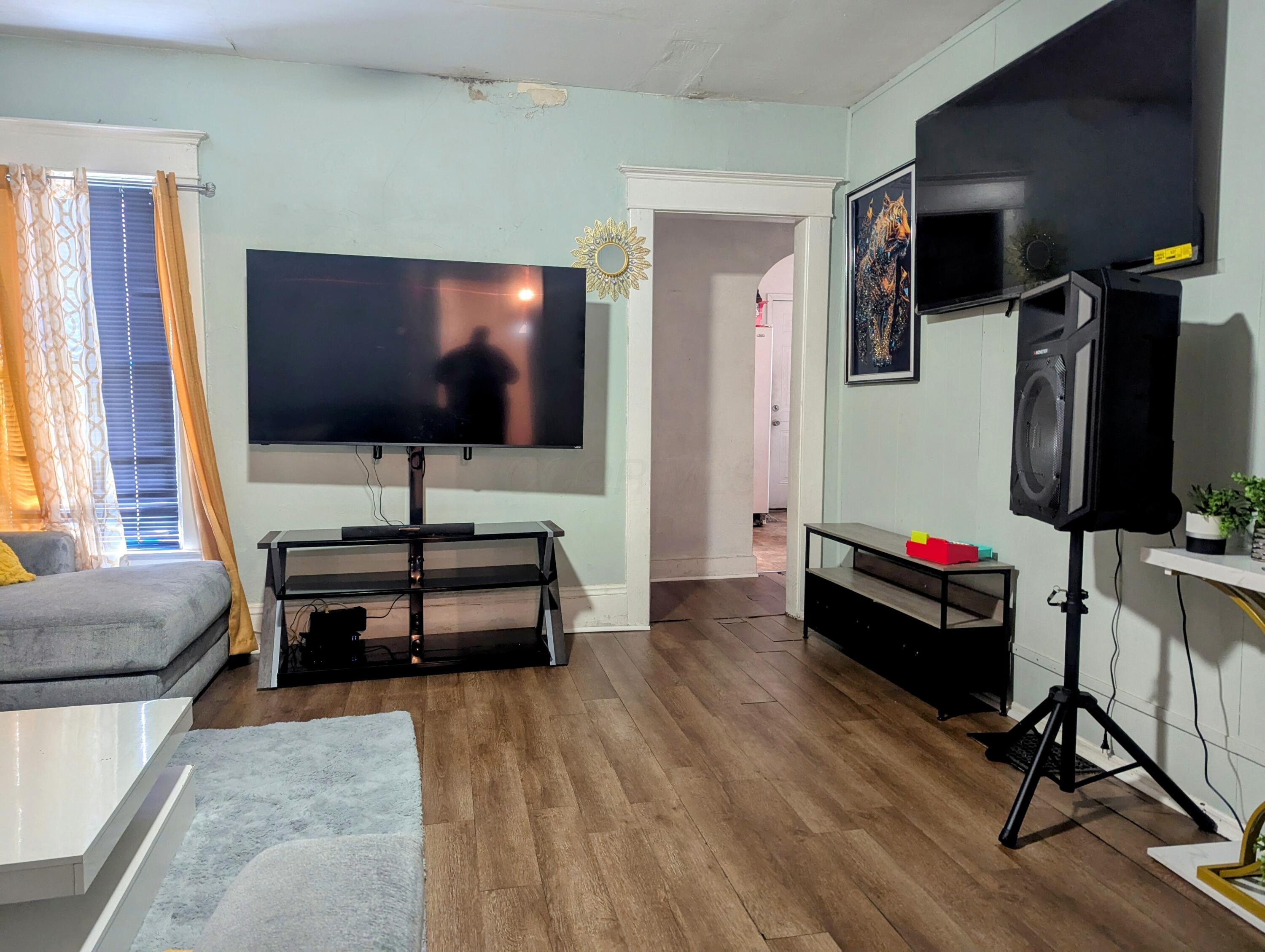 1105 N Fountain Avenue Property Photo 4