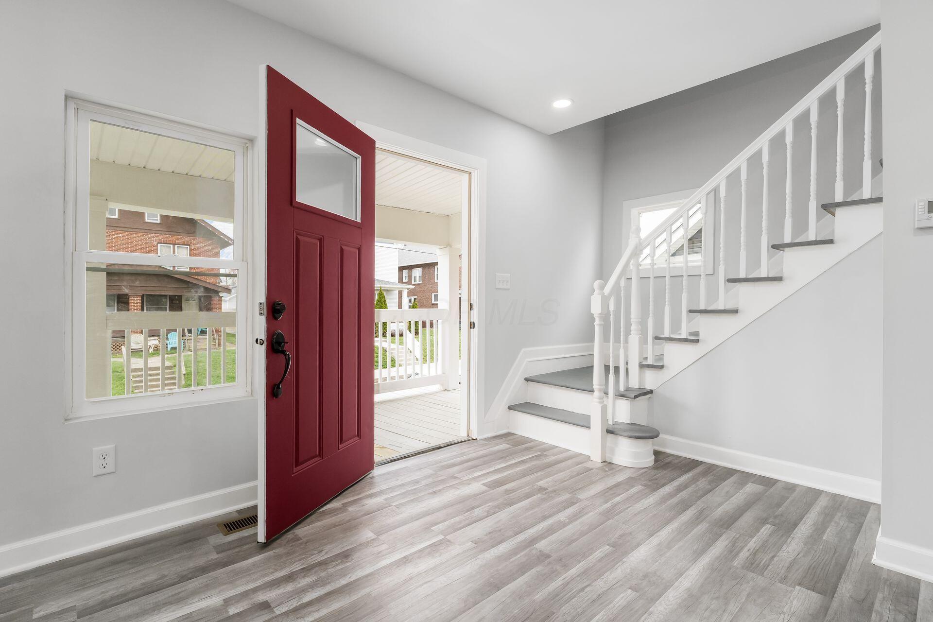 905 Carpenter Street Property Photo 1