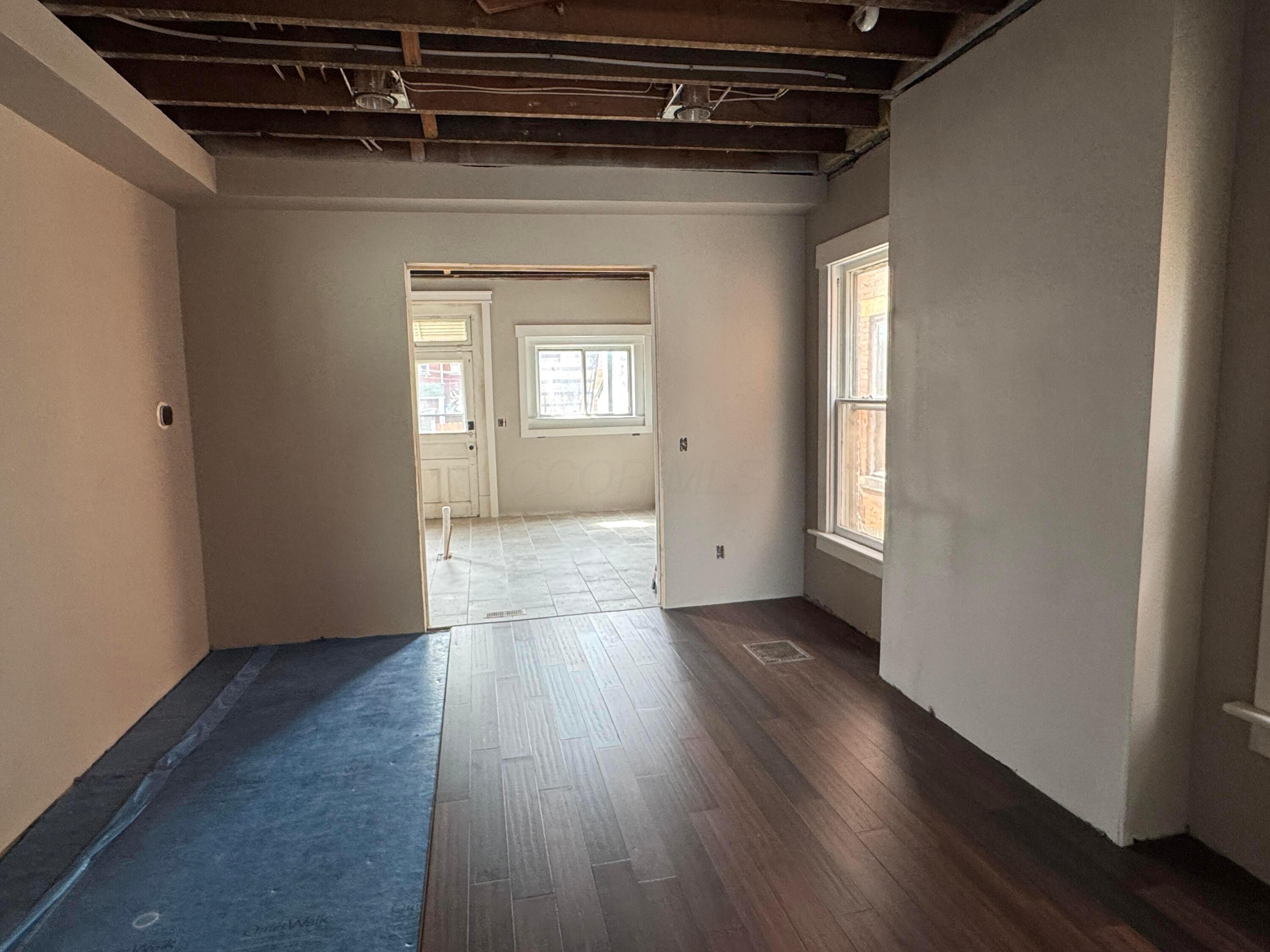 219-221 W 1st Avenue Property Photo 16