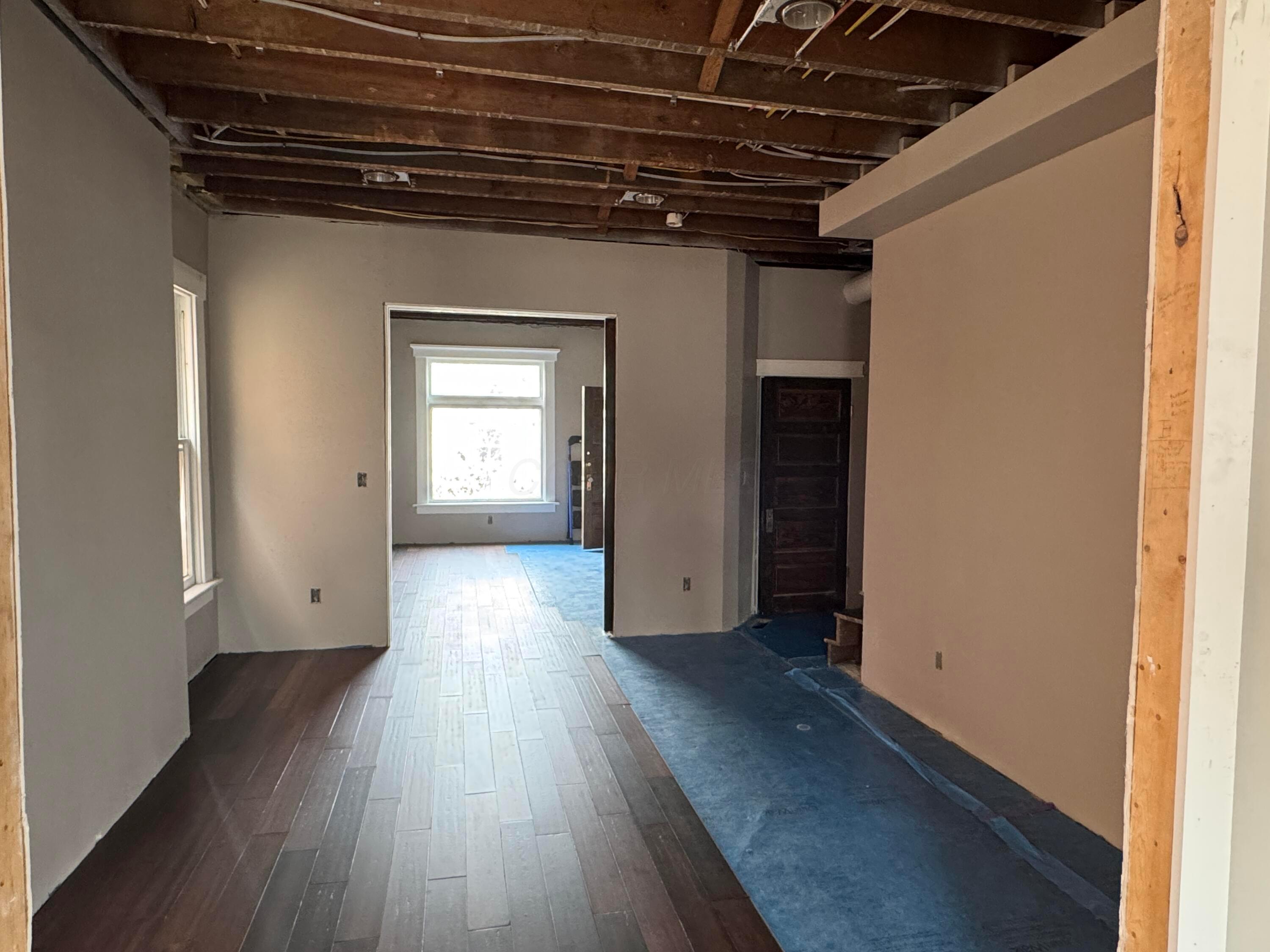 219-221 W 1st Avenue Property Photo 17