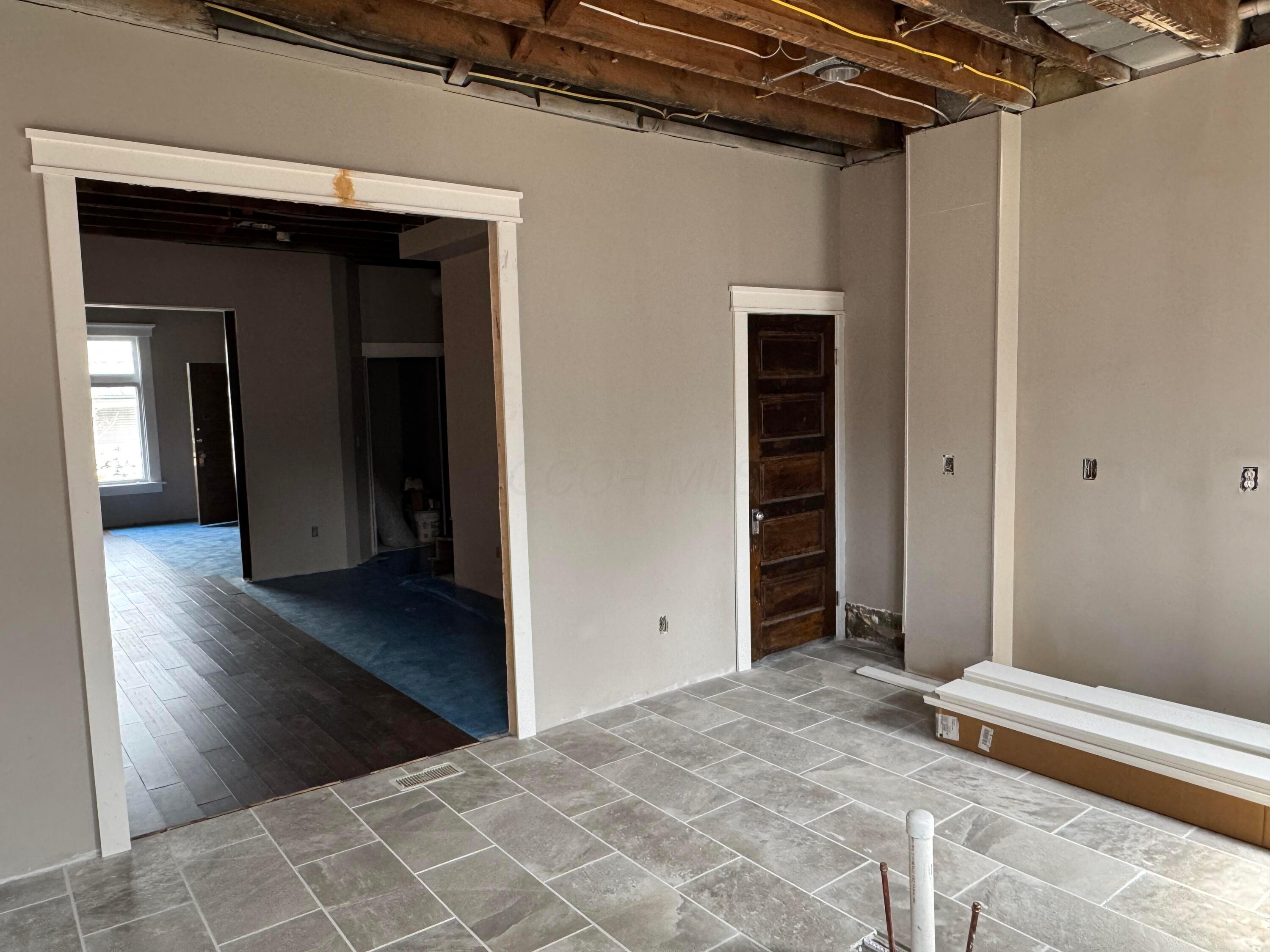 219-221 W 1st Avenue Property Photo 19