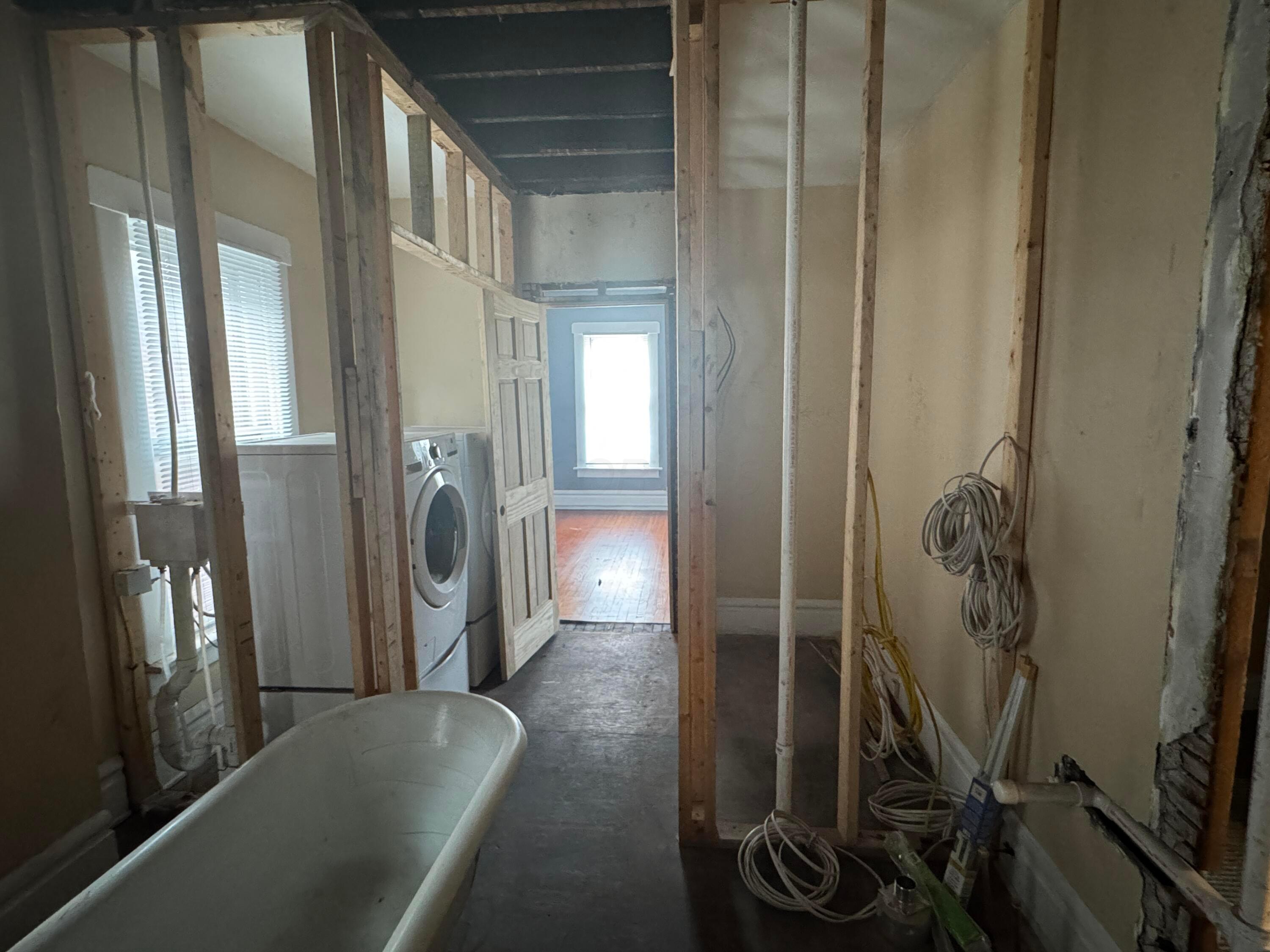 219-221 W 1st Avenue Property Photo 20