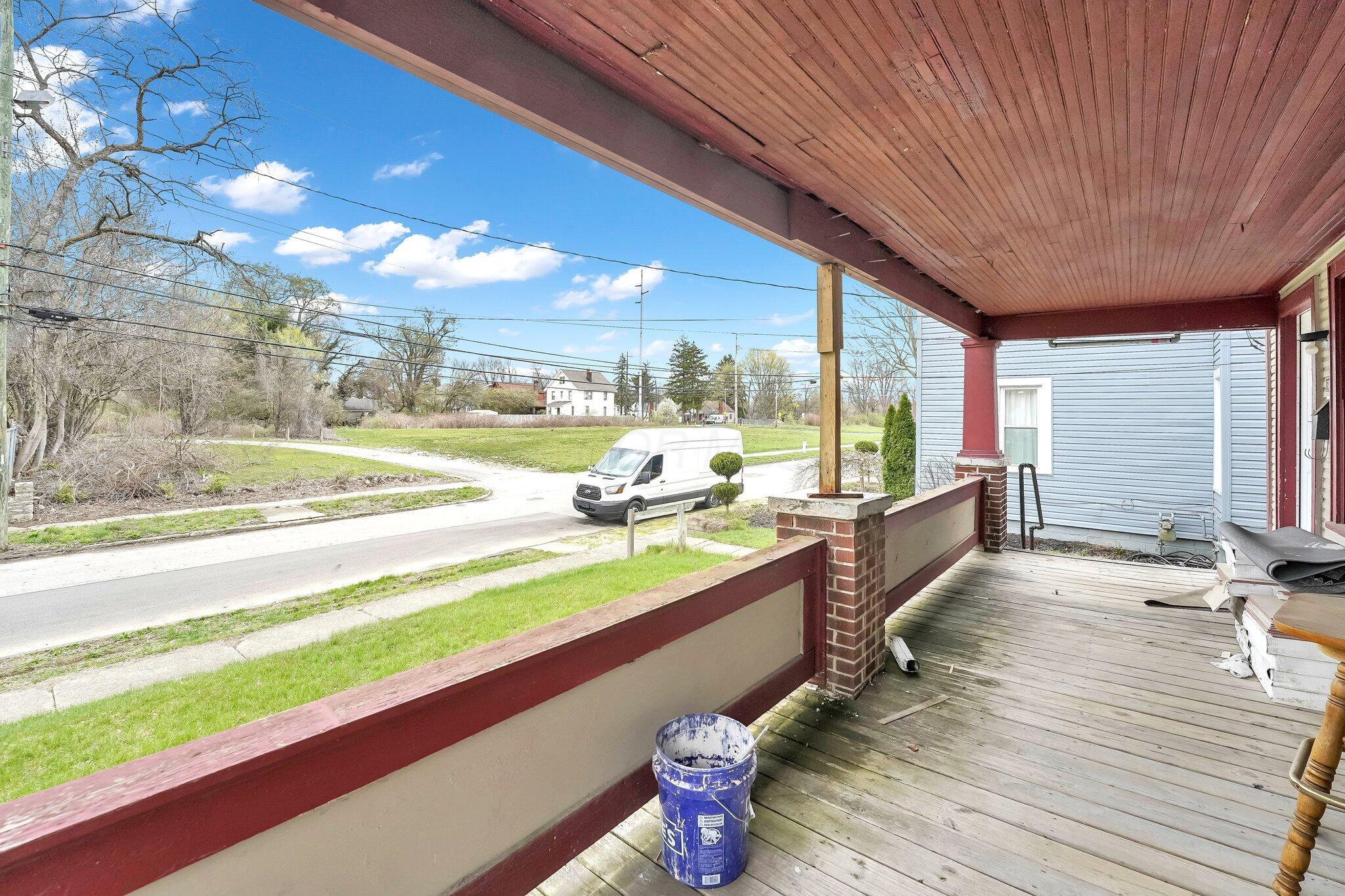 2331 Ridgeway Avenue, 2333 Property Photo 6