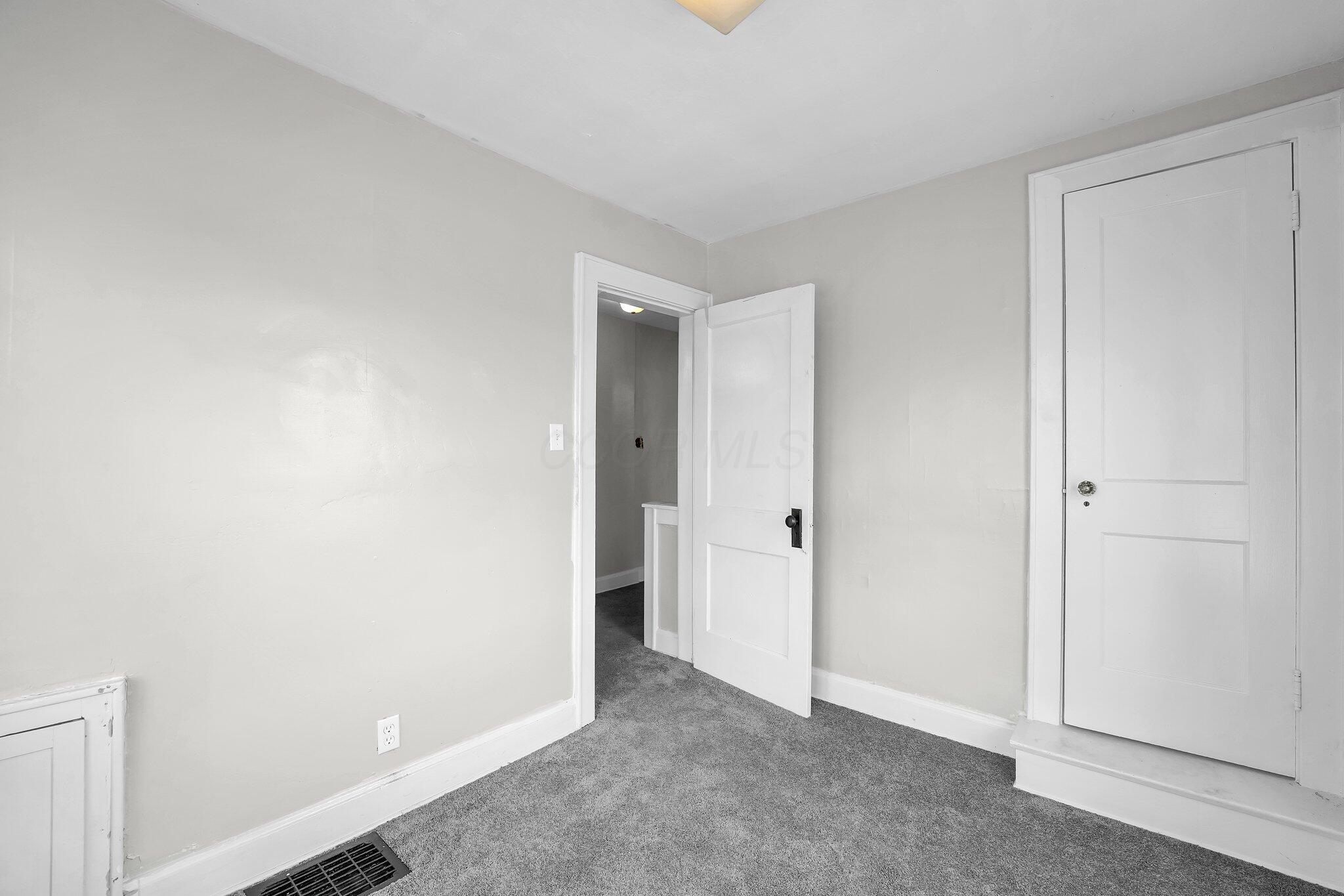 2331 Ridgeway Avenue, 2333 Property Photo 23